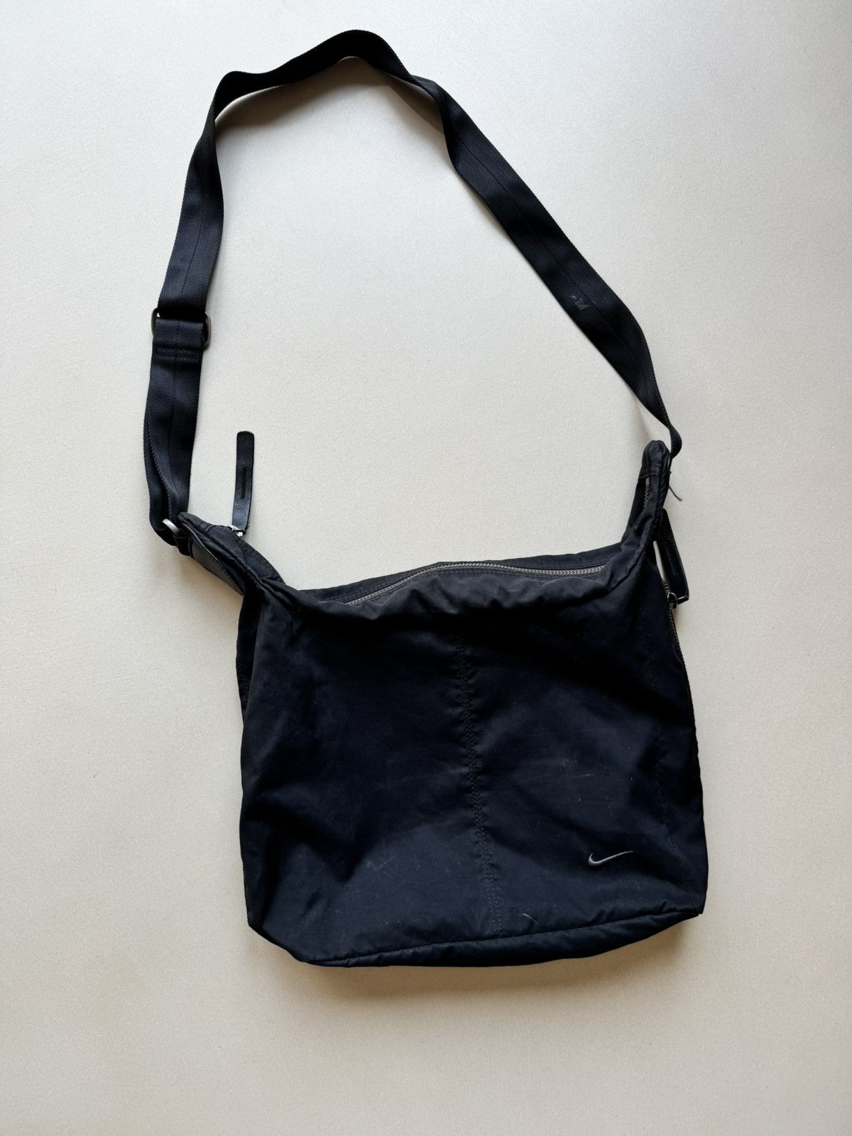 Y2K Nike Messanger Crossbody Bag in Black, Men's