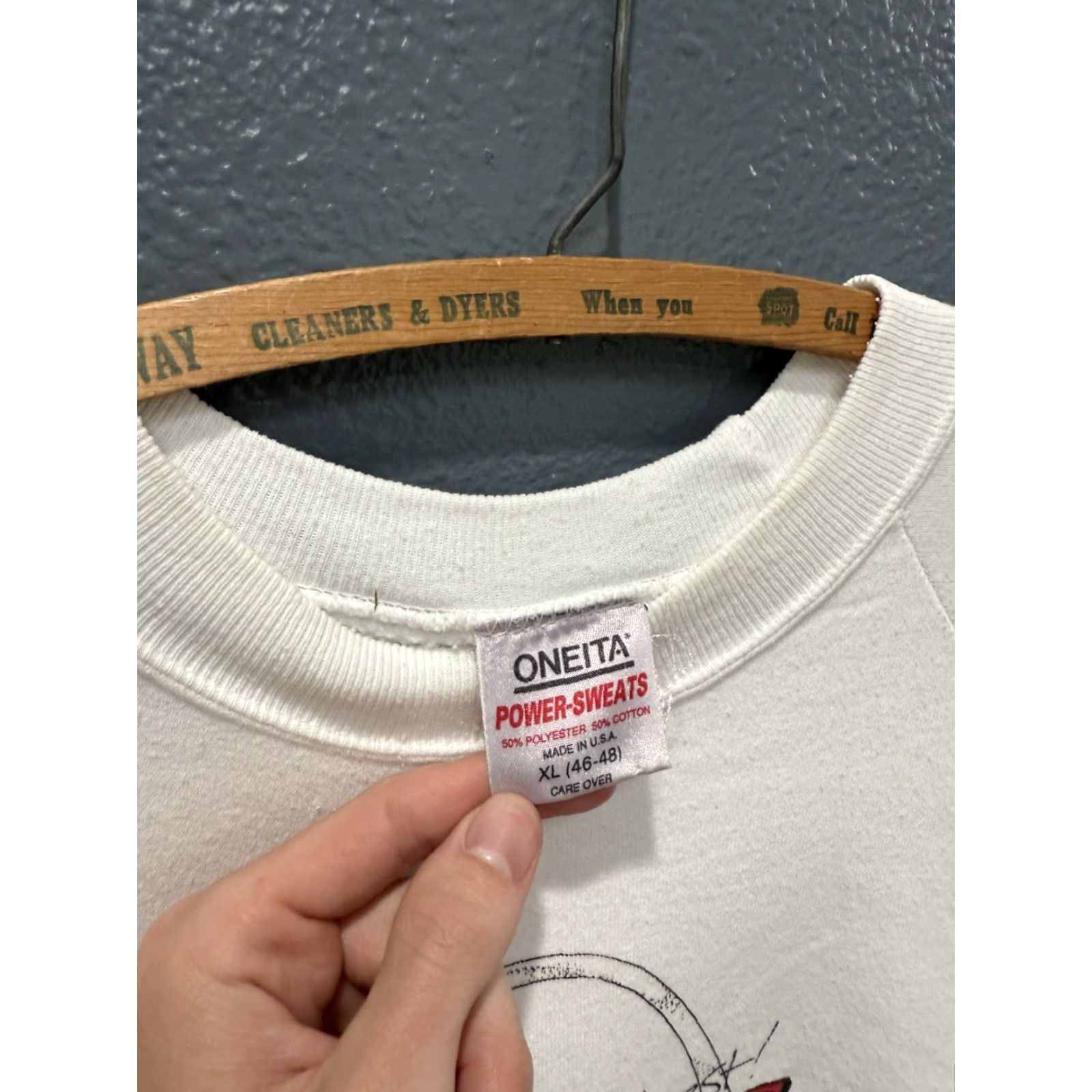 Fruit Of The Loom VINTAGE 80s Chrysler Assembly Plant White Sweatshirt XL Mens Pullover Sweatshirt White 80s Mens XL Size US XL / EU 56 / 4 - 2 Thumbnail