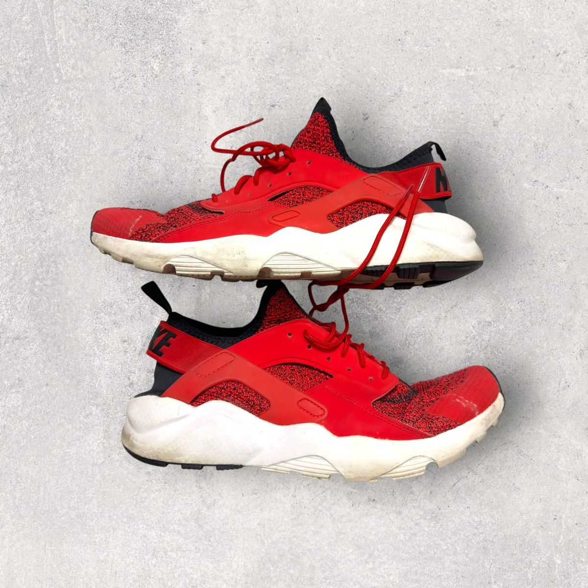 Nike air huarache run ultra se university red hotsell