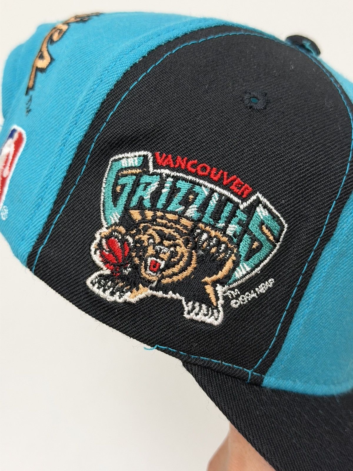 Sports Specialties Vintage 90s Vancouver Grizzlies Snapback Sports Specialties Size ONE SIZE - 5 Thumbnail