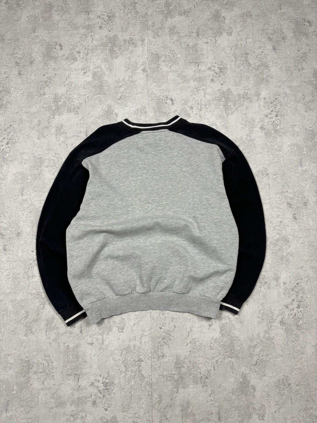 Nike RARE Vintage Nike Sweatshirt Spell Out Embroidered Y2K SizeM Size US M / EU 48-50 / 2 - 5 Thumbnail