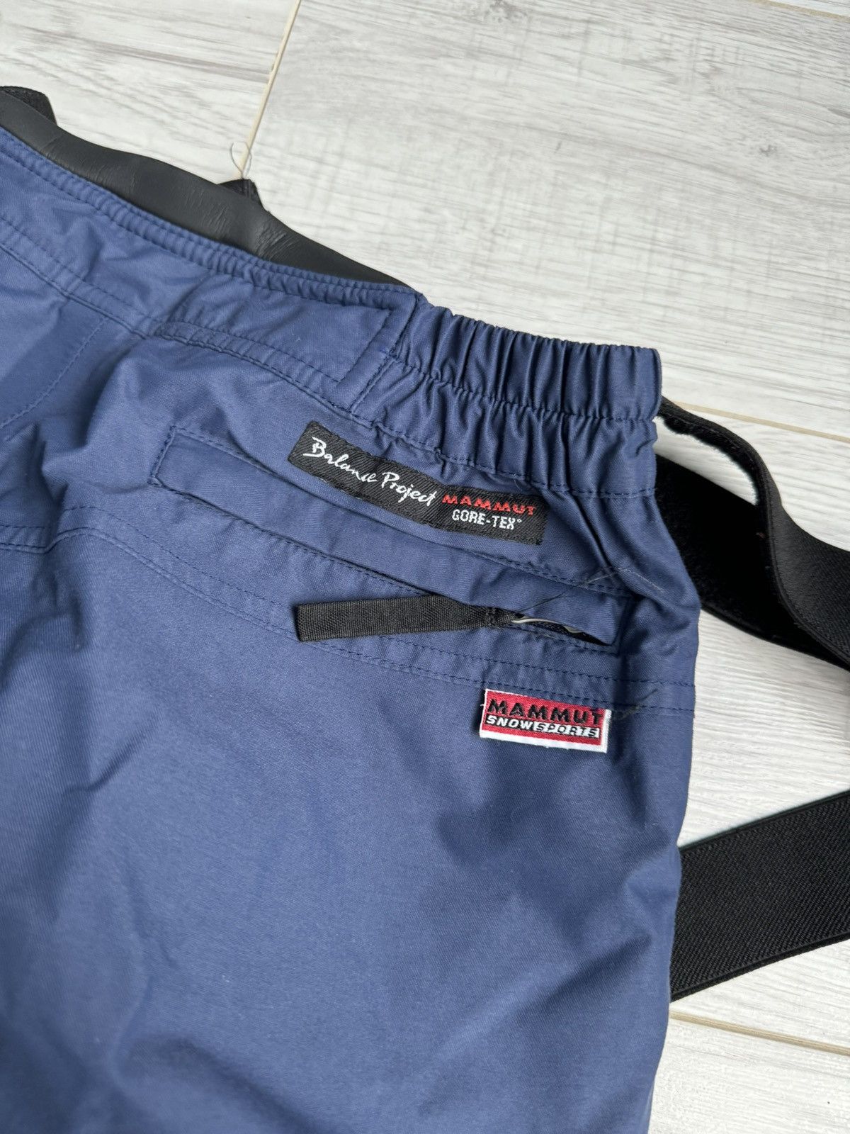 Mammut Vintage Jumpsuit Mammut Gore Tex ski pants recco system Size US 32 / EU 48 - 12 Thumbnail