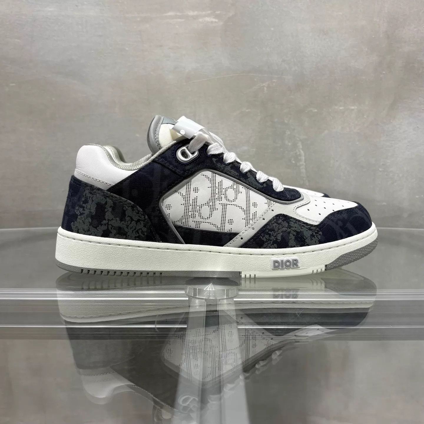 Dior Dior B27 White Blue Subtle All-Over Sneaker New 37 Size US 6.5 / IT 36.5 - 4 Thumbnail