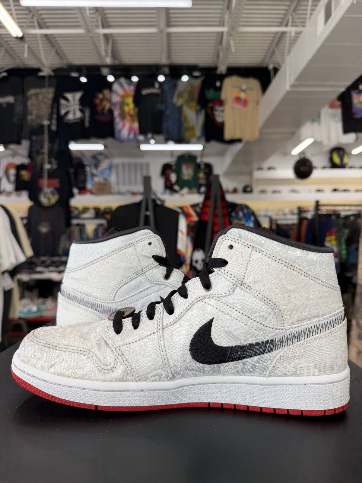 Jordan Brand Jordan 1 Mid Fearless Edison Chen CLOT Size 8.5 (2019) Size US 8.5 / EU 41-42 - 4 Thumbnail