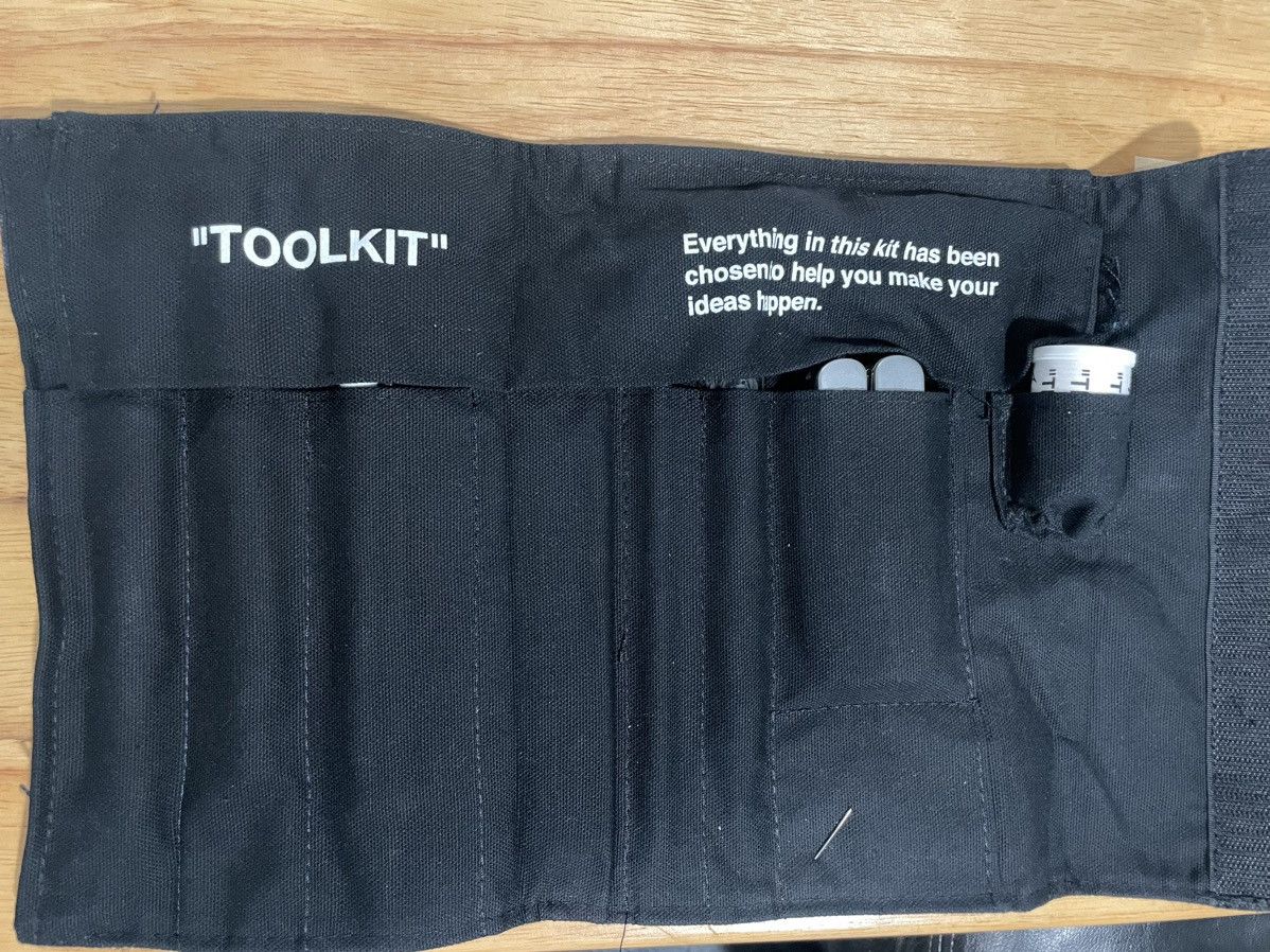 Nike off white tool kit hotsell
