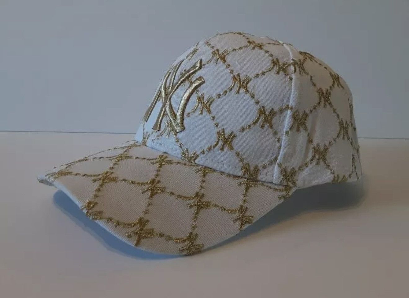 Vintage NY Yankees Luxury Fashion Embroidery Hats (White and Gold) Size ONE SIZE - 2 Thumbnail