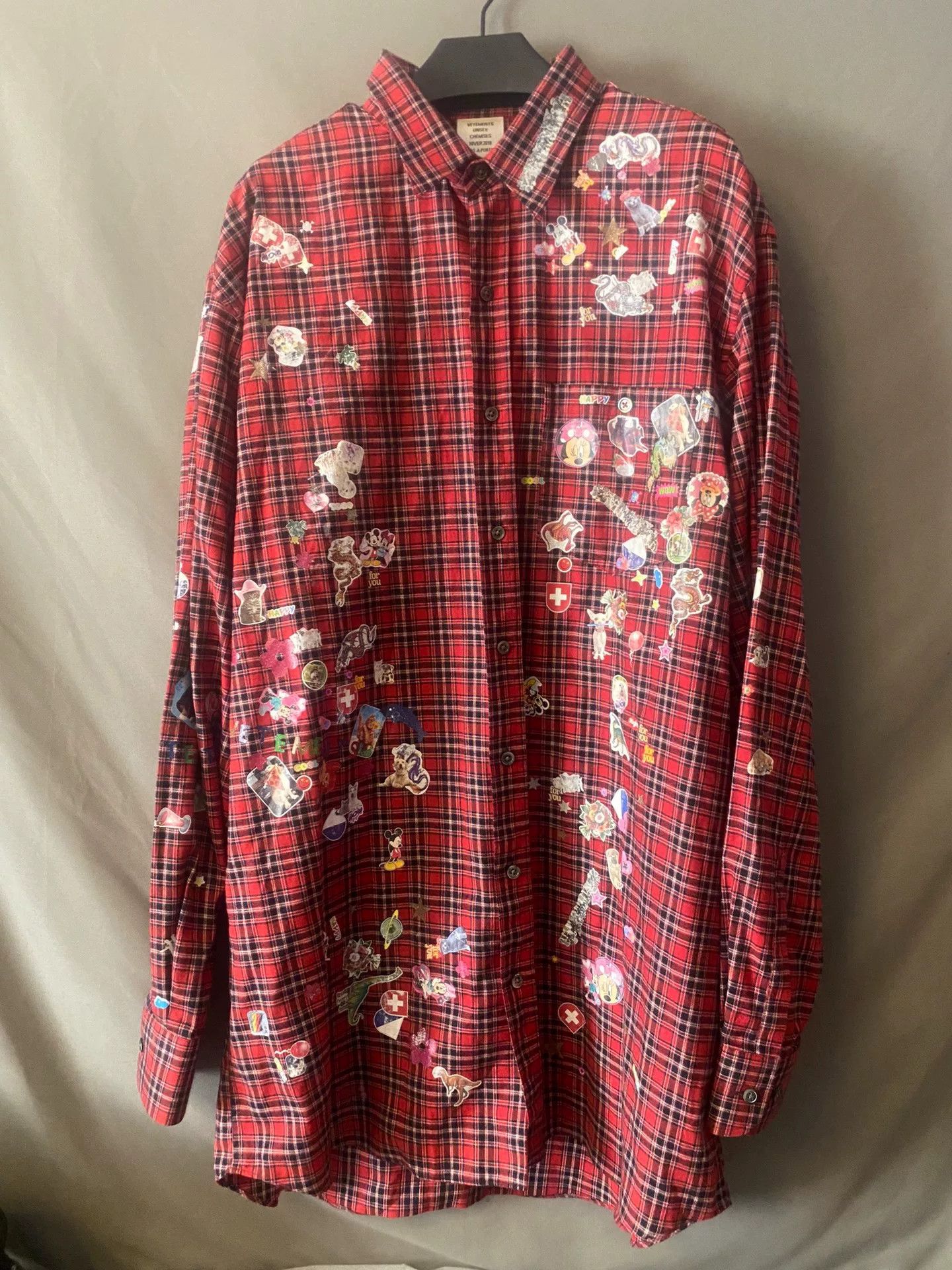 Vetements vetements red plaid shirt with stickers Size US S / EU 44-46 / 1 - 1 Thumbnail