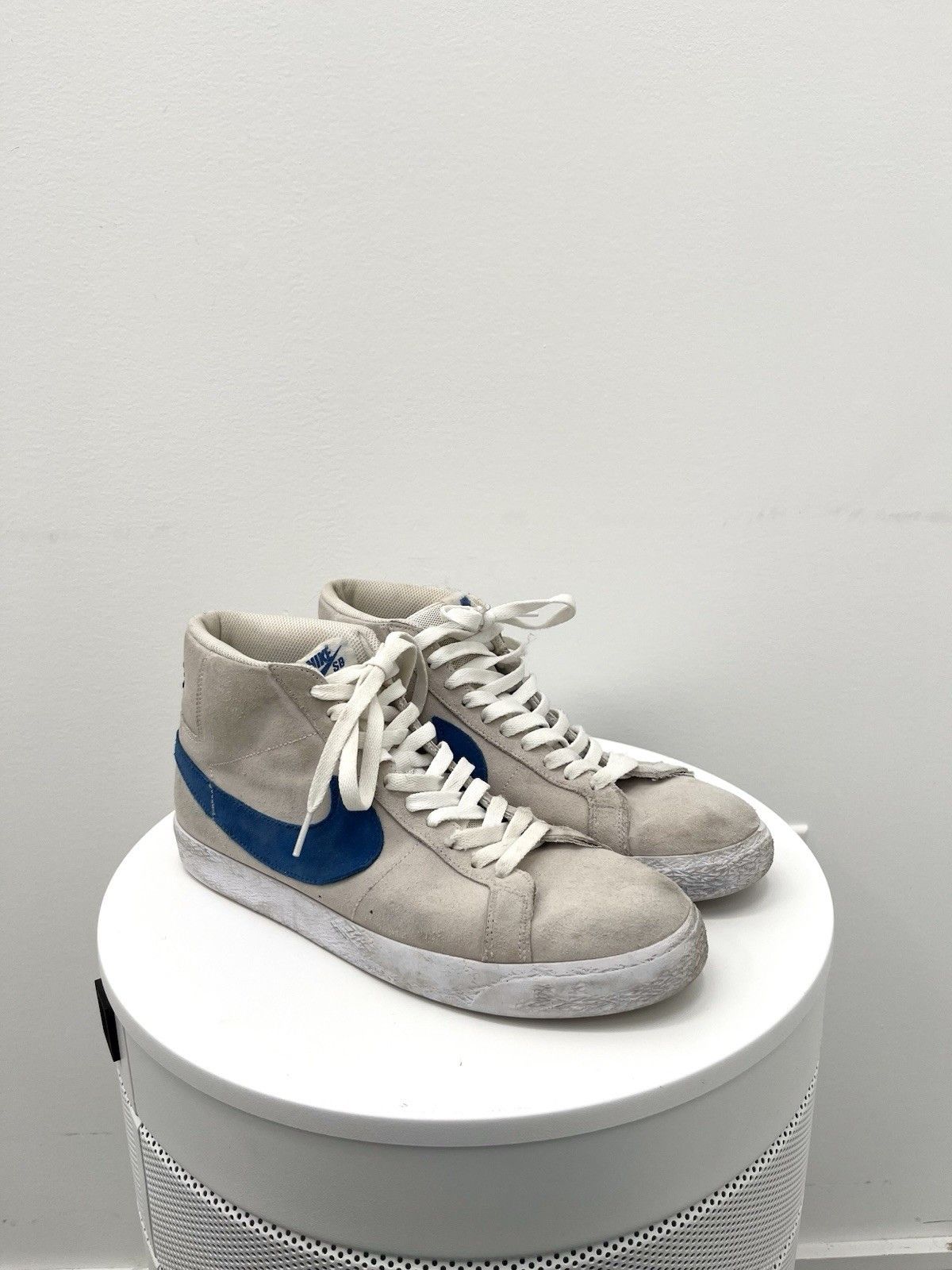 Nike Nike SB Blazer Mid Laser Blue Suede Size 10 Skateboard Size US 10 / EU 43 - 2 Thumbnail