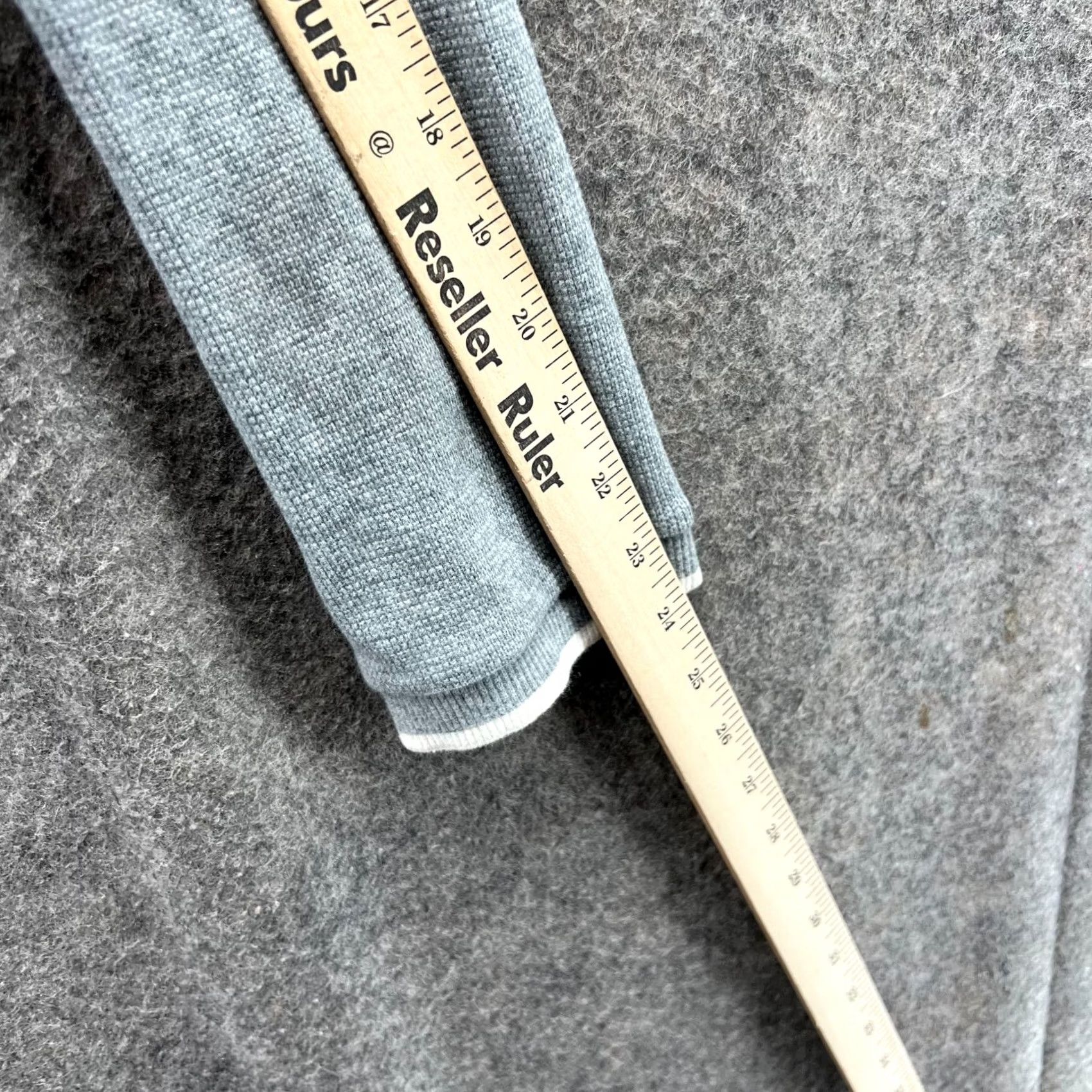 Hugo Boss VINTAGE Hugo Boss Sweater Women XL Cardigan Gray Fleece Logo All Seasons Fall Winter Spring Regular Womens Size XL / US 12-14 / IT 48-50 - 6 Thumbnail