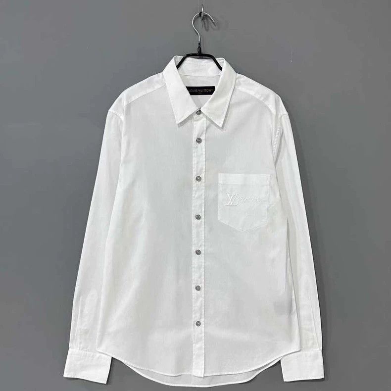 Louis Vuitton Louis Vuitton 24 New Pearl Button Embroidered Logo Shirt Size US S / EU 44-46 / 1 - 1 Thumbnail