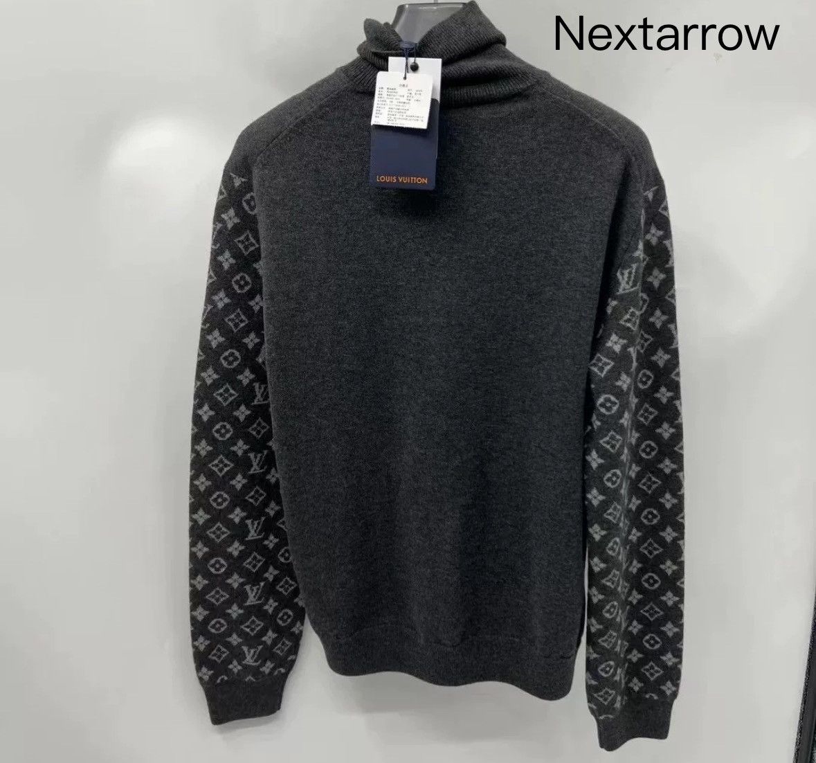 Louis Vuitton Louis Vuitton 24 Latest Grey Wool Arm Full Logo Sweater Size US M / EU 48-50 / 2 - 2 Thumbnail