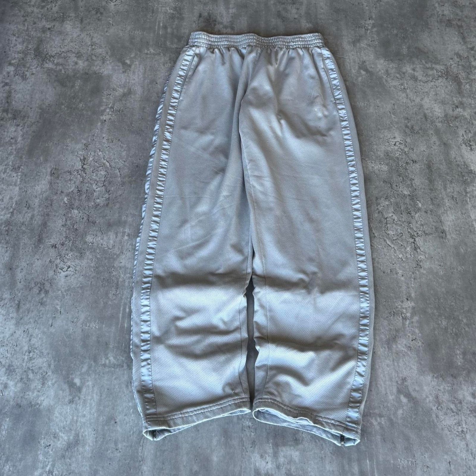 Vintage Vintage Y2K National Guard Baggy Grey Essential Sweatpants Size US 31 - 1 Thumbnail