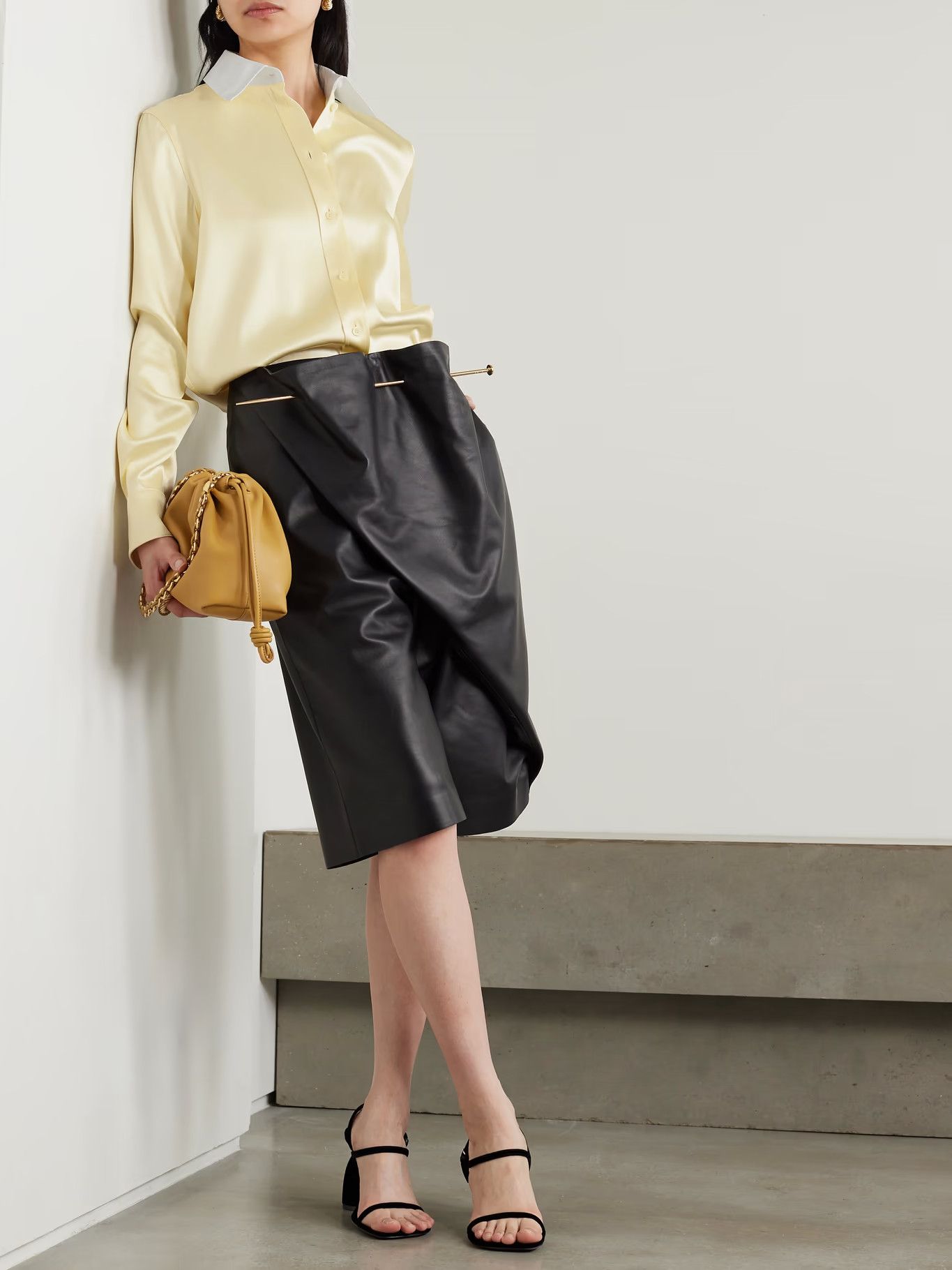 Loewe o1y1025 Silk Shirt in Pastel Yellow Size M / US 6-8 / IT 42-44 - 2 Thumbnail