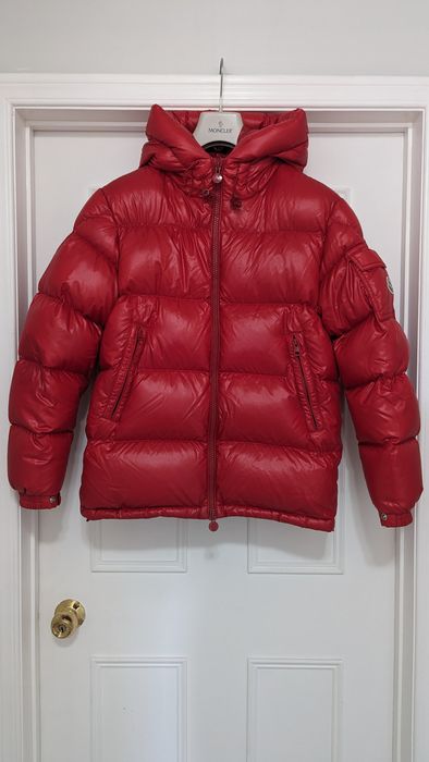 Moncler ecrins hot sale red