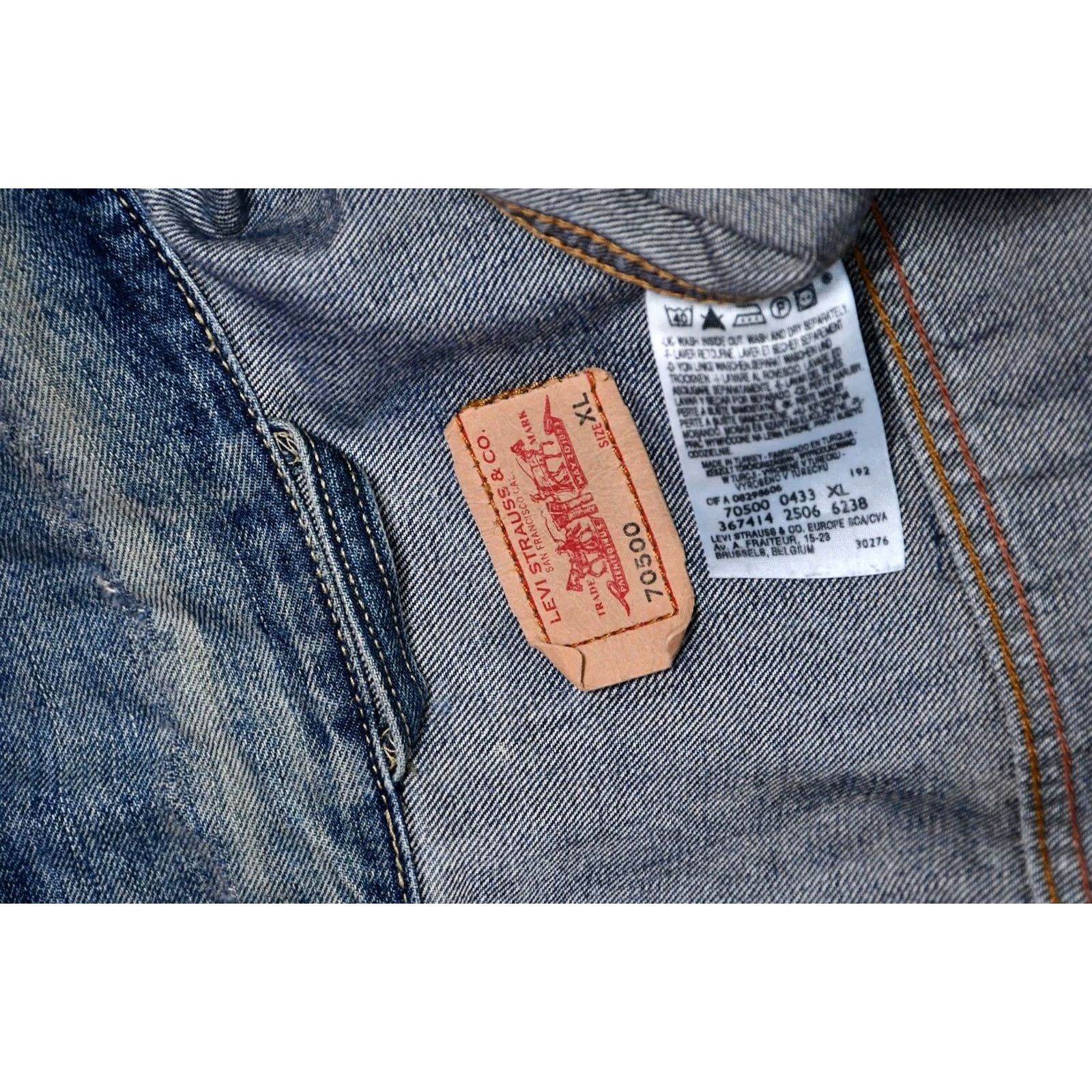 Levi's Levi's 70500 Denim Jacket XL Men’s Trucker 90s Vintage Style Blue Casual Regular Fit Shirt Size US XL / EU 56 / 4 - 7 Thumbnail