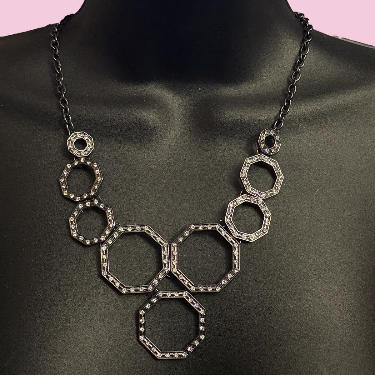 Other Gunmetal rhinestone hexagon bib necklace Size ONE SIZE - 1 Thumbnail