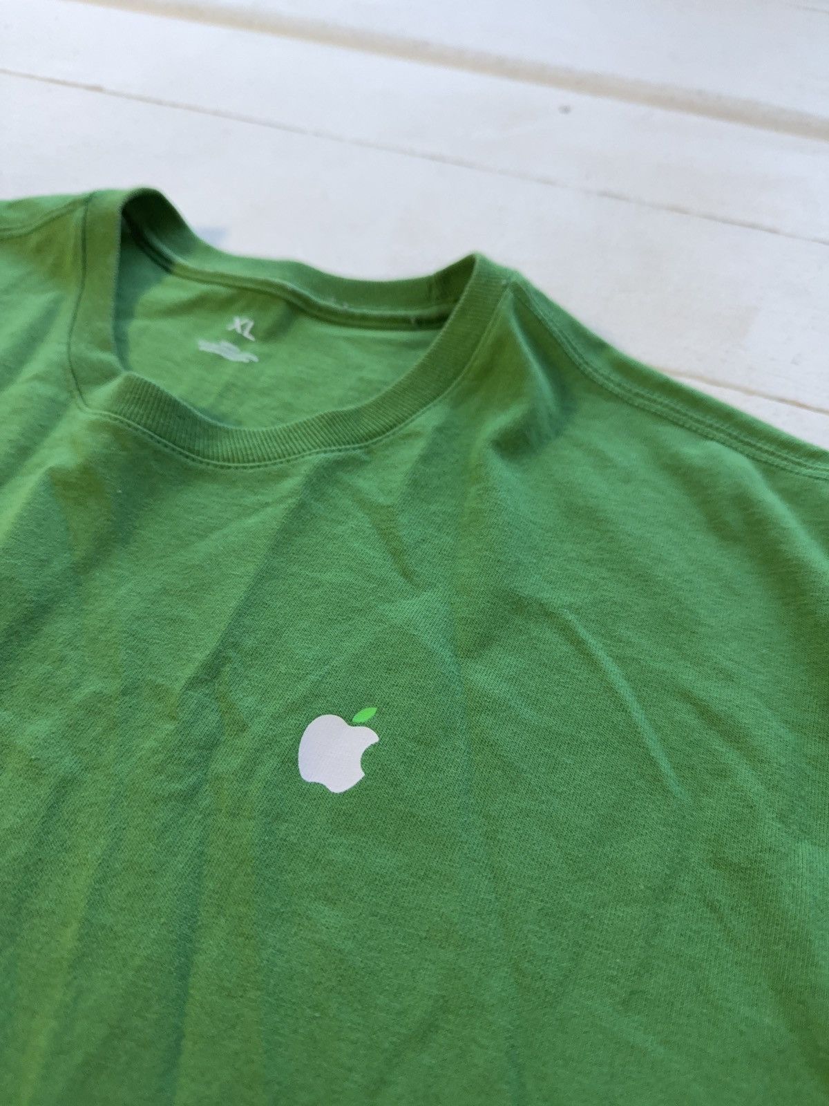 Apple 00s Apple Green Logo Minimal Corporate Promo T-Shirt XL Size US XL / EU 56 / 4 - 5 Thumbnail