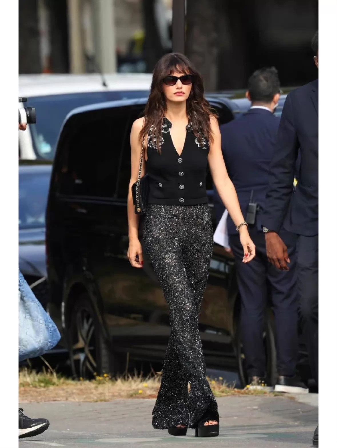 Chanel Chanel 23K Camellia Black Vest Quinlin 99 36 1BroochMissing Size XS / US 0-2 / IT 36-38 - 8 Thumbnail