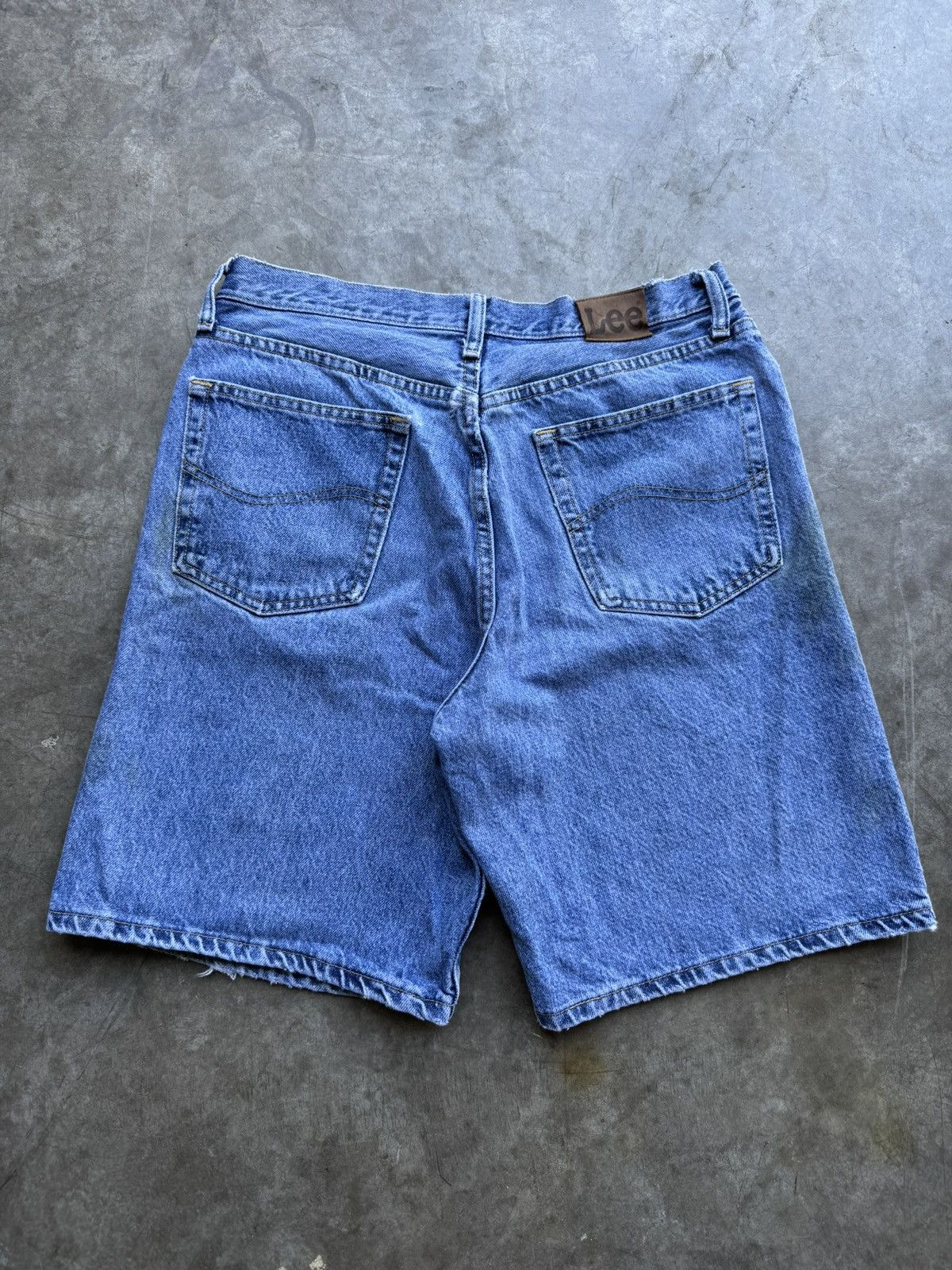 Lee Vintage 90’s/00’s Lee Light Wash Baggy Denim Jean Shorts Size US 32 / EU 48 - 1 Thumbnail