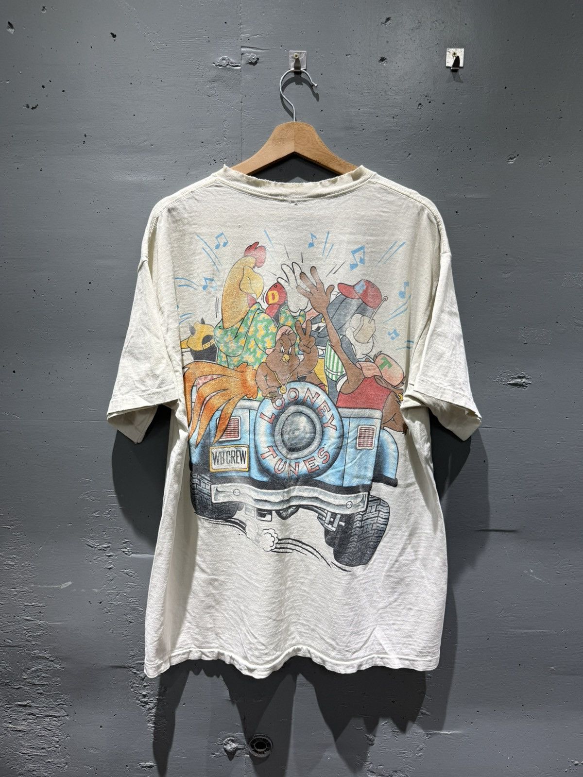 Vintage Looney tunes vintage 1993 jeep drive bugs taz destroyed Size US XL / EU 56 / 4 - 2 Thumbnail