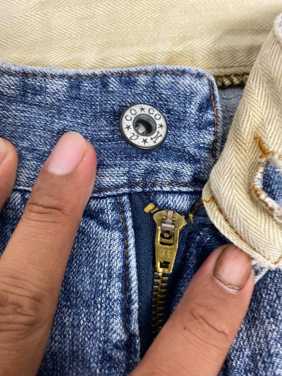 Japanese Brand japanese brand low bootcut distressed denim nice design Size 30" / US 8 / IT 44 - 13 Thumbnail