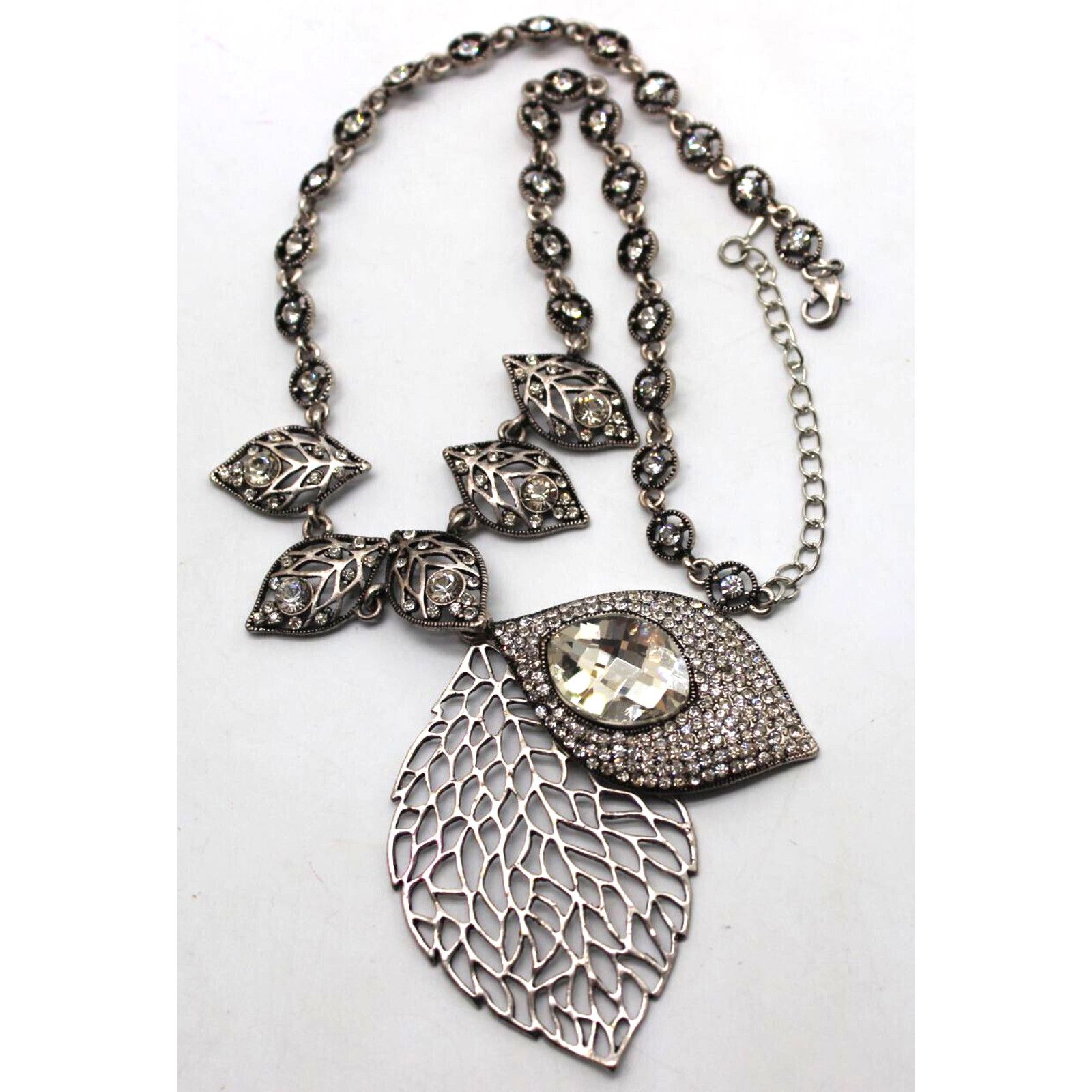 Other Silvertone White Rhinestone Necklace Earring Set•StudedChain Size ONE SIZE - 3 Thumbnail