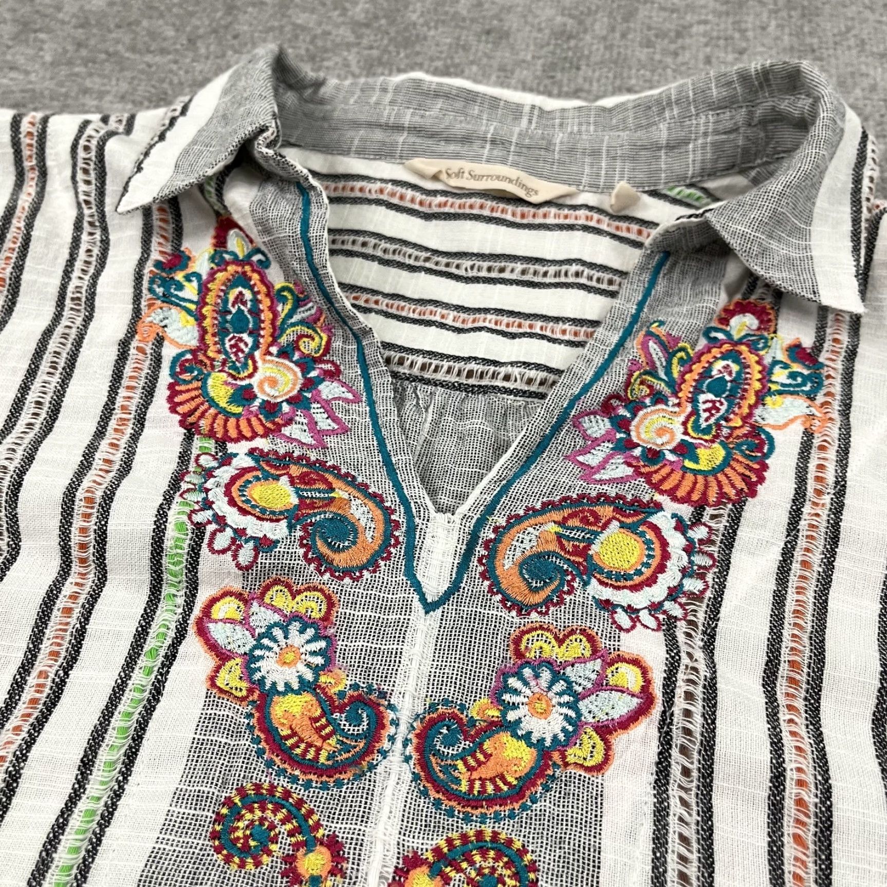 Soft Surroundings Soft Surroundings Aruba Tunic Blouse Womens Medium Multicolor Floral Embroidered Boho Size M / US 6-8 / IT 42-44 - 3 Thumbnail