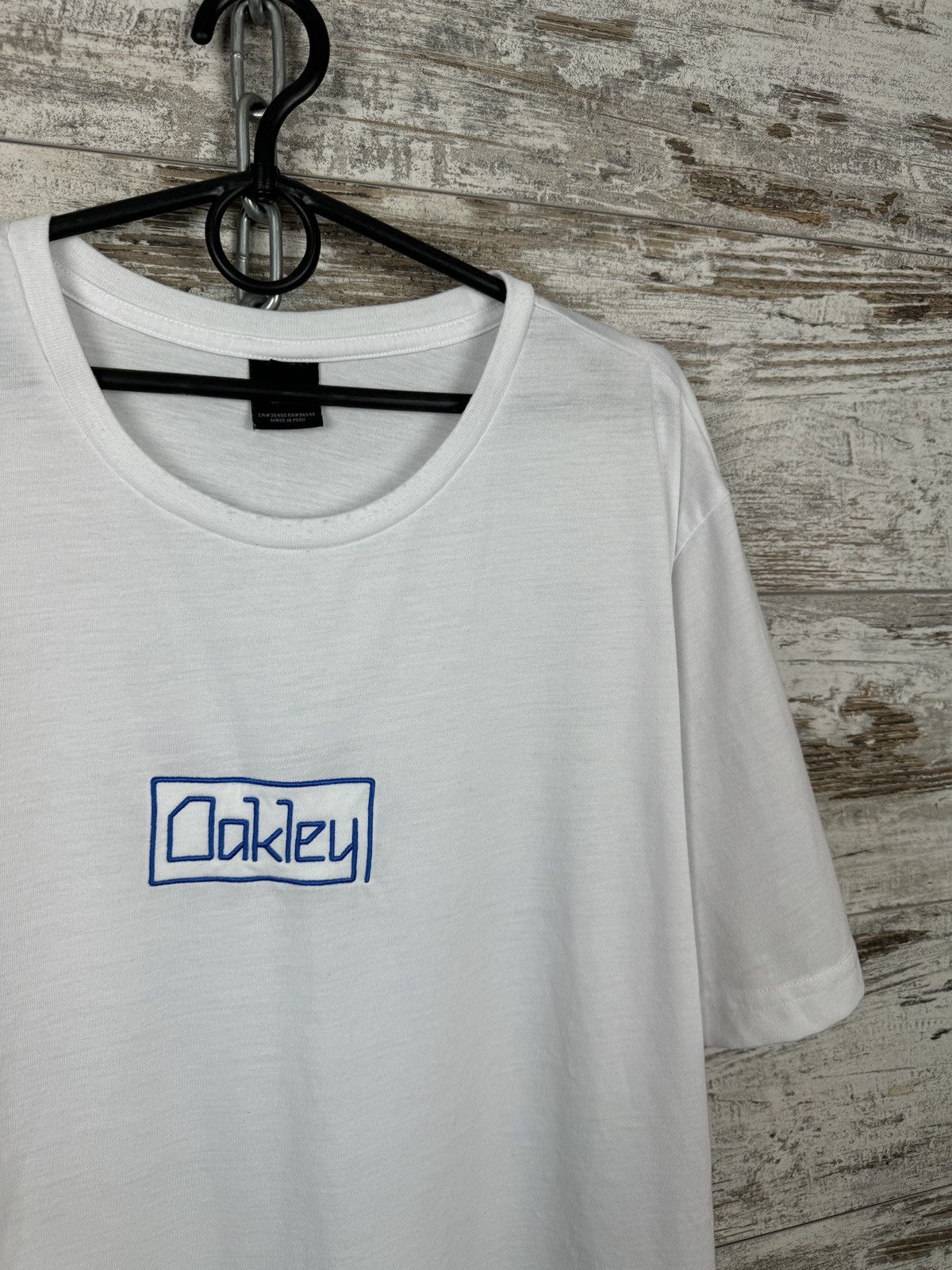 Oakley Mens Vintage Oakley T-shirt centre logo white tee Japanese Size US XL / EU 56 / 4 - 5 Thumbnail