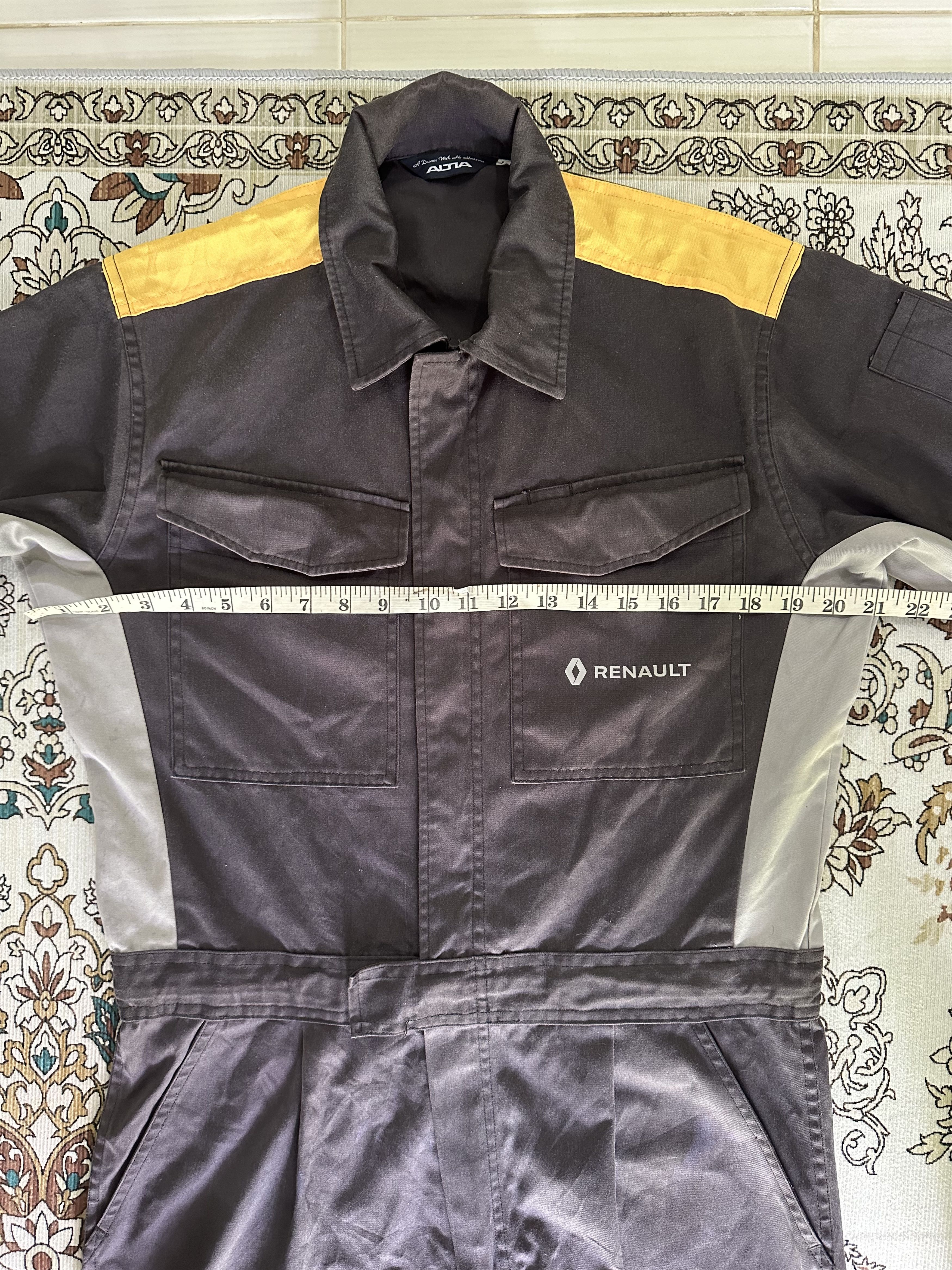 Sports Specialties Steal!! Vintage Renault Formula 1 Distressed Coverall Size US 33 - 18 Thumbnail