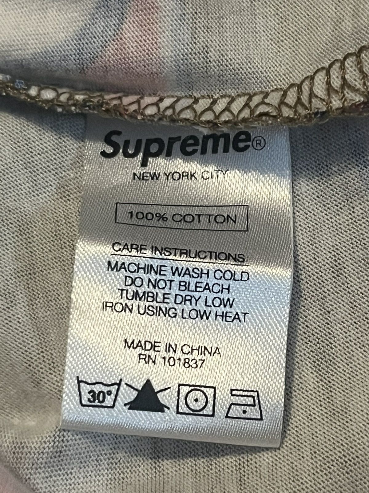 Supreme Supreme 666 all over print - T shirt Size US M / EU 48-50 / 2 - 6 Thumbnail