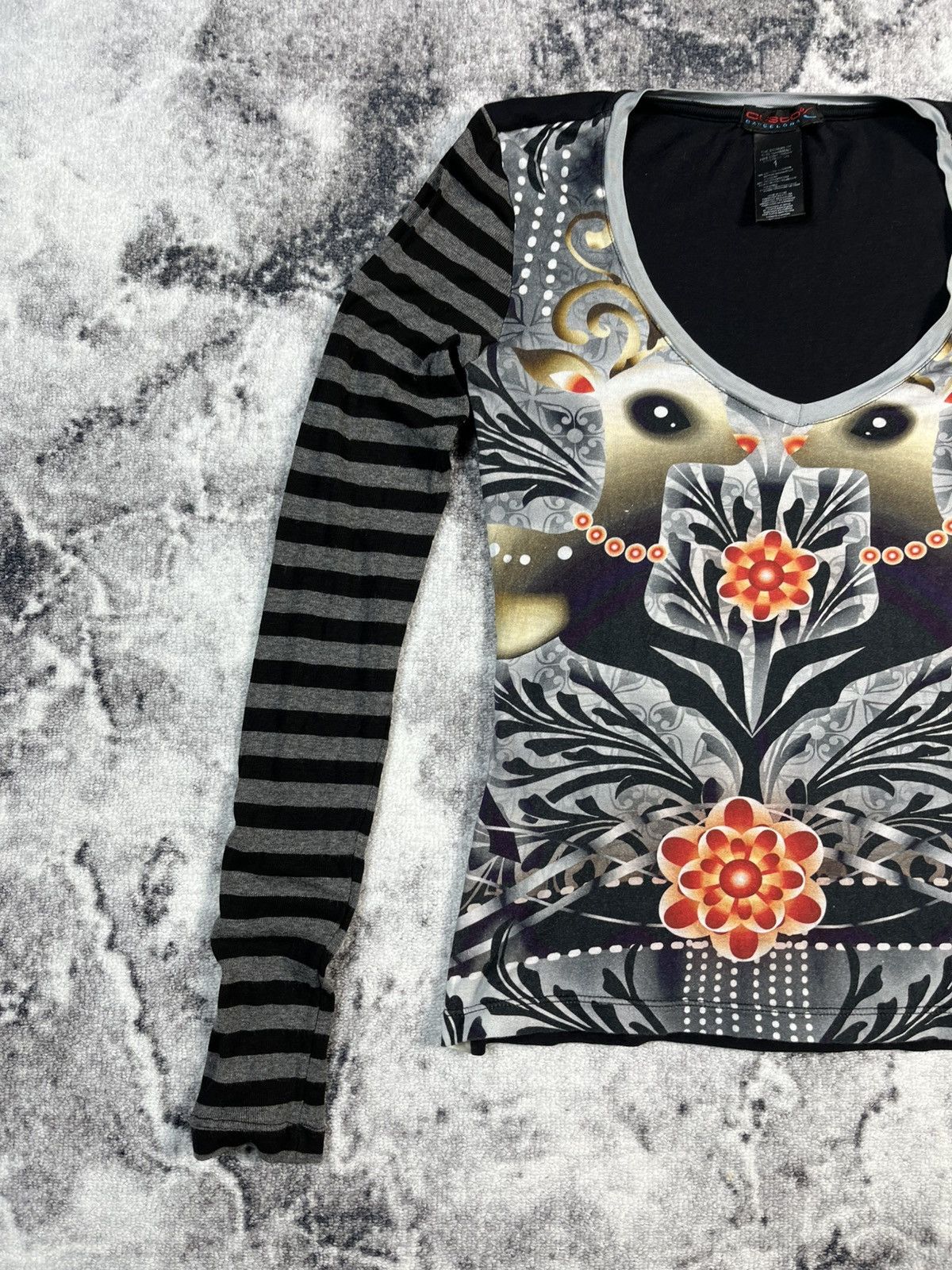 Custo Barcelona Custo Barcelona Deer Graphic Long Sleeve Y2K Top XS S Size XS / US 0-2 / IT 36-38 - 2 Thumbnail