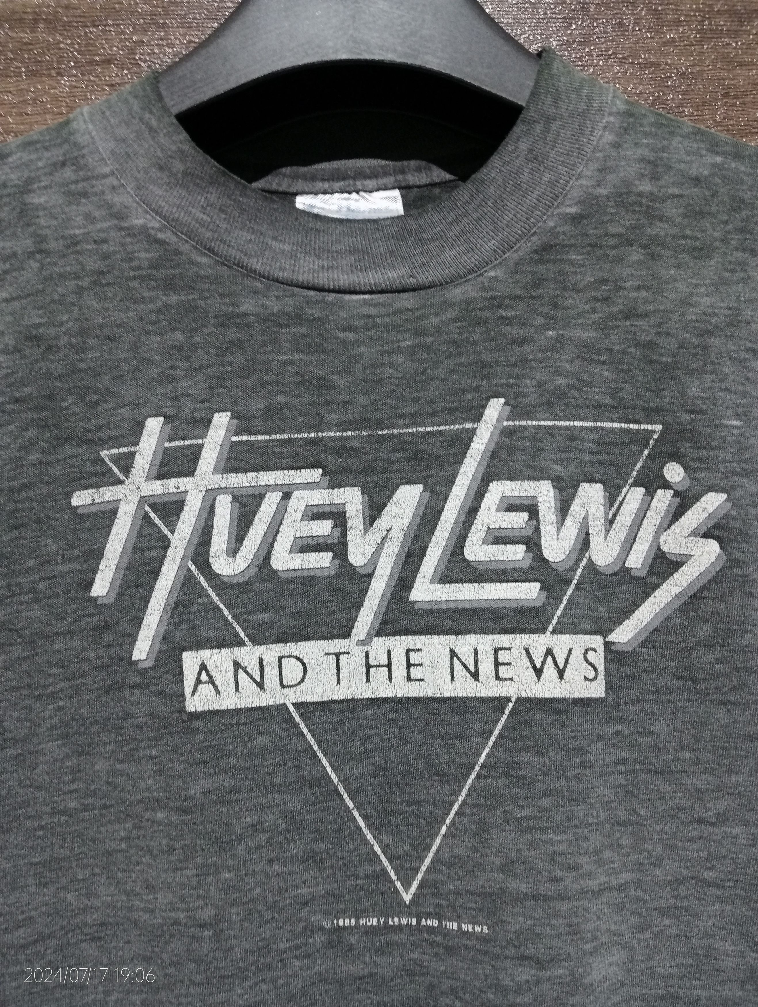 Band Tees × Vintage Vintage 1985 Huey Lewis and The News Tour '85 Tee Size US S / EU 44-46 / 1 - 5 Thumbnail