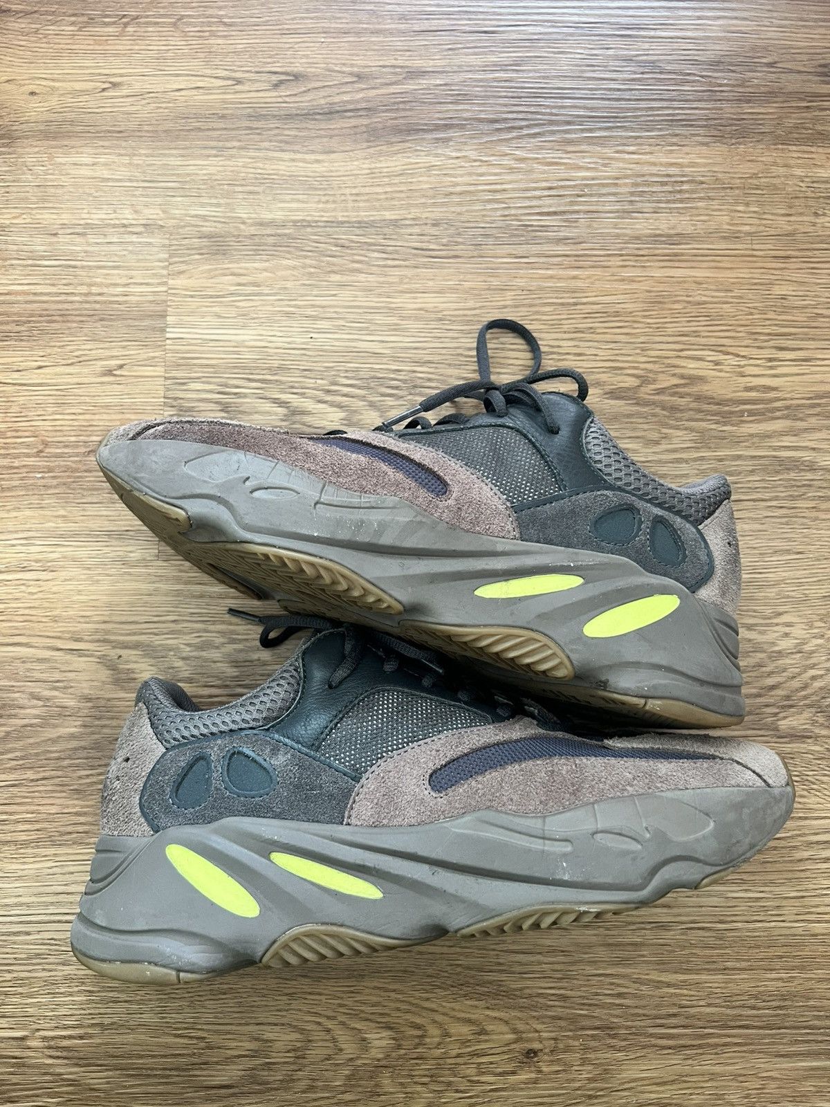 Adidas × Kanye West MAUVE 700 Size US 10 / EU 43 - 2 Thumbnail
