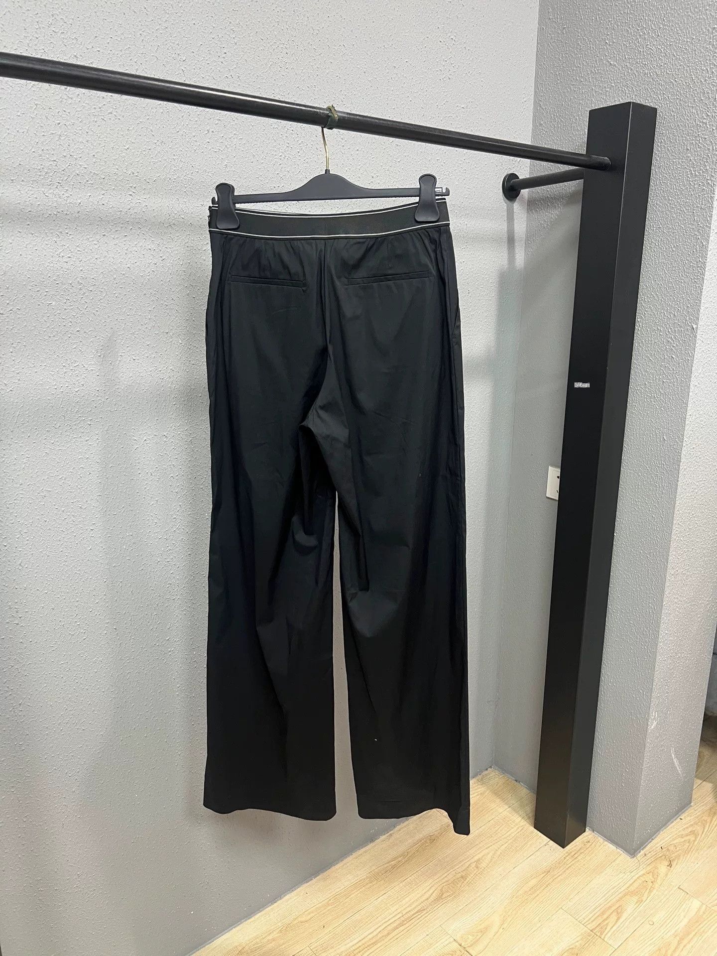 Prada Prada Black Waistband Logo Wide-Leg Pants Size US S / EU 44-46 / 1 - 2 Thumbnail