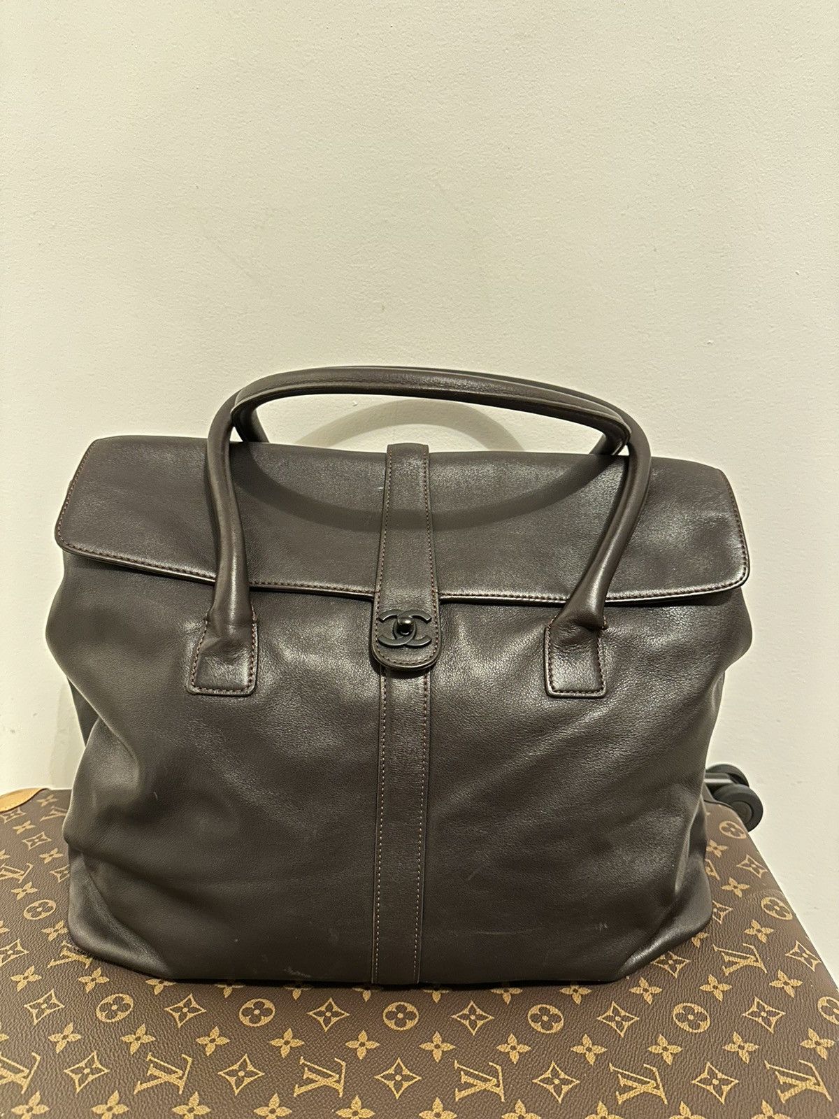 Chanel × Vintage Vintage Chanel Travel Bag in Dark Bordeaux Leather 1999 RARE Size ONE SIZE - 2 Thumbnail