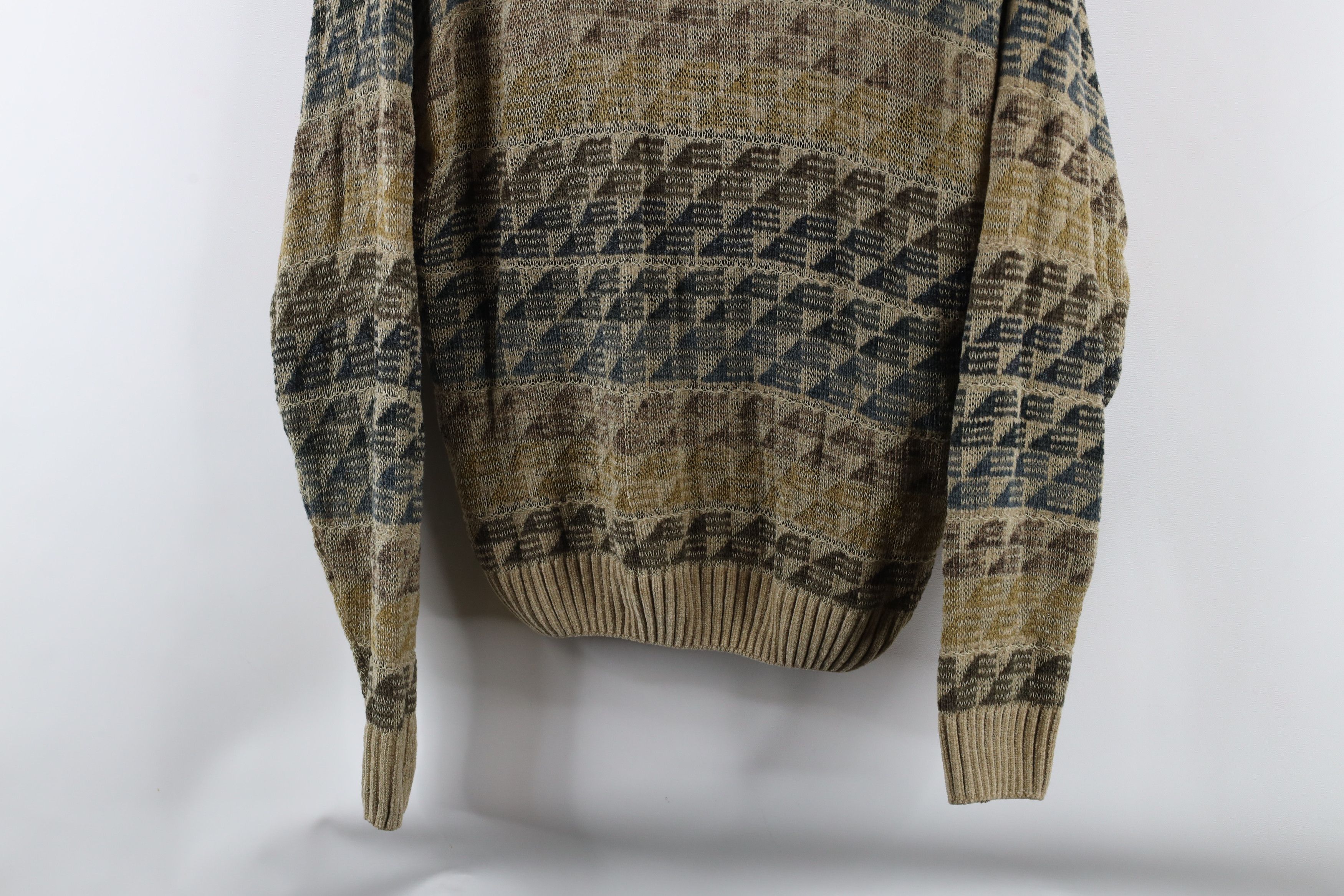 Vintage Vintage 90s Streetwear Rainbow Geometric Knit Dad Sweater Size US M / EU 48-50 / 2 - 3 Thumbnail