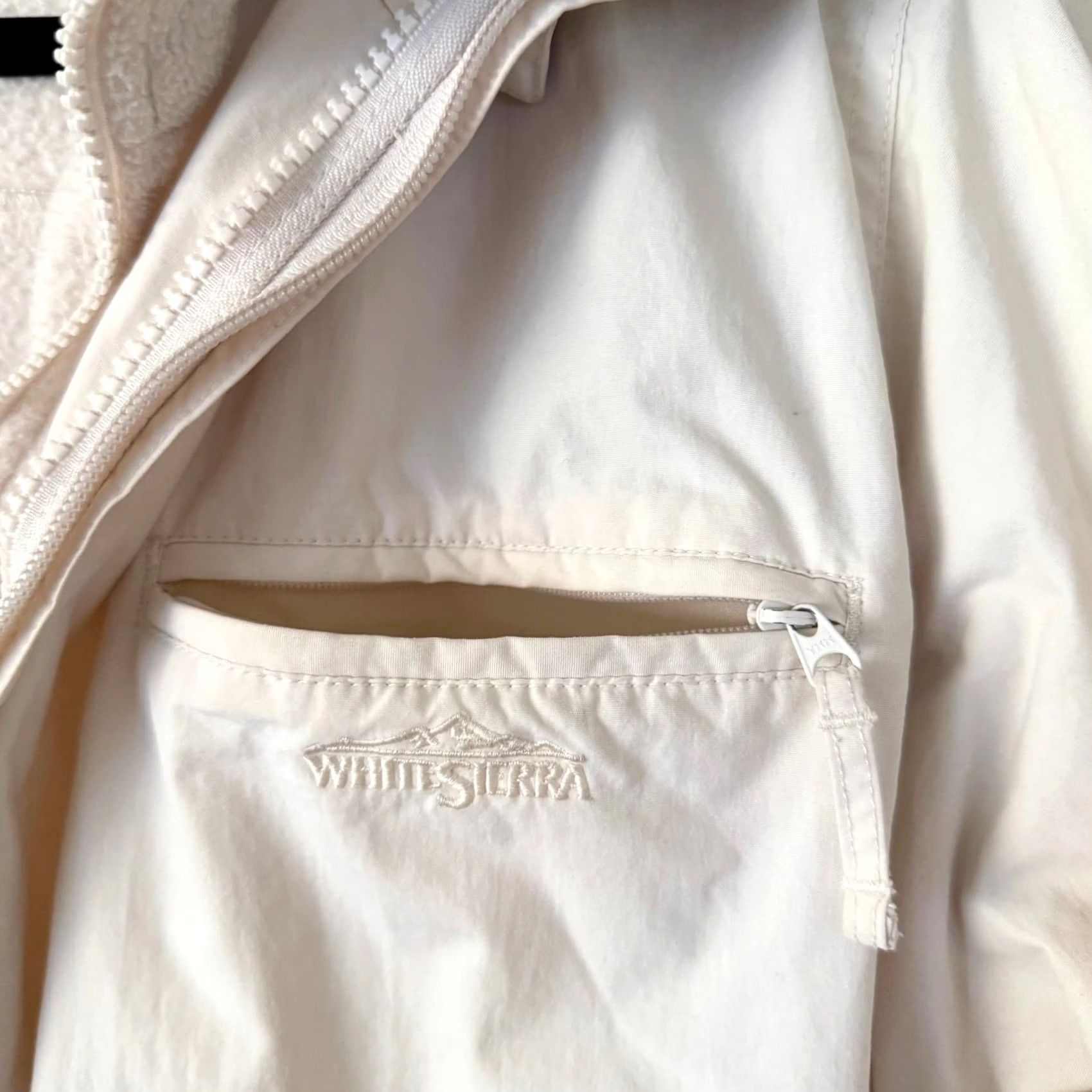 Vintage Women's White Sierra 2-in-1 Fleece + Water Resistant Windbreaker Snow Jacket-Med Size M / US 6-8 / IT 42-44 - 4 Thumbnail