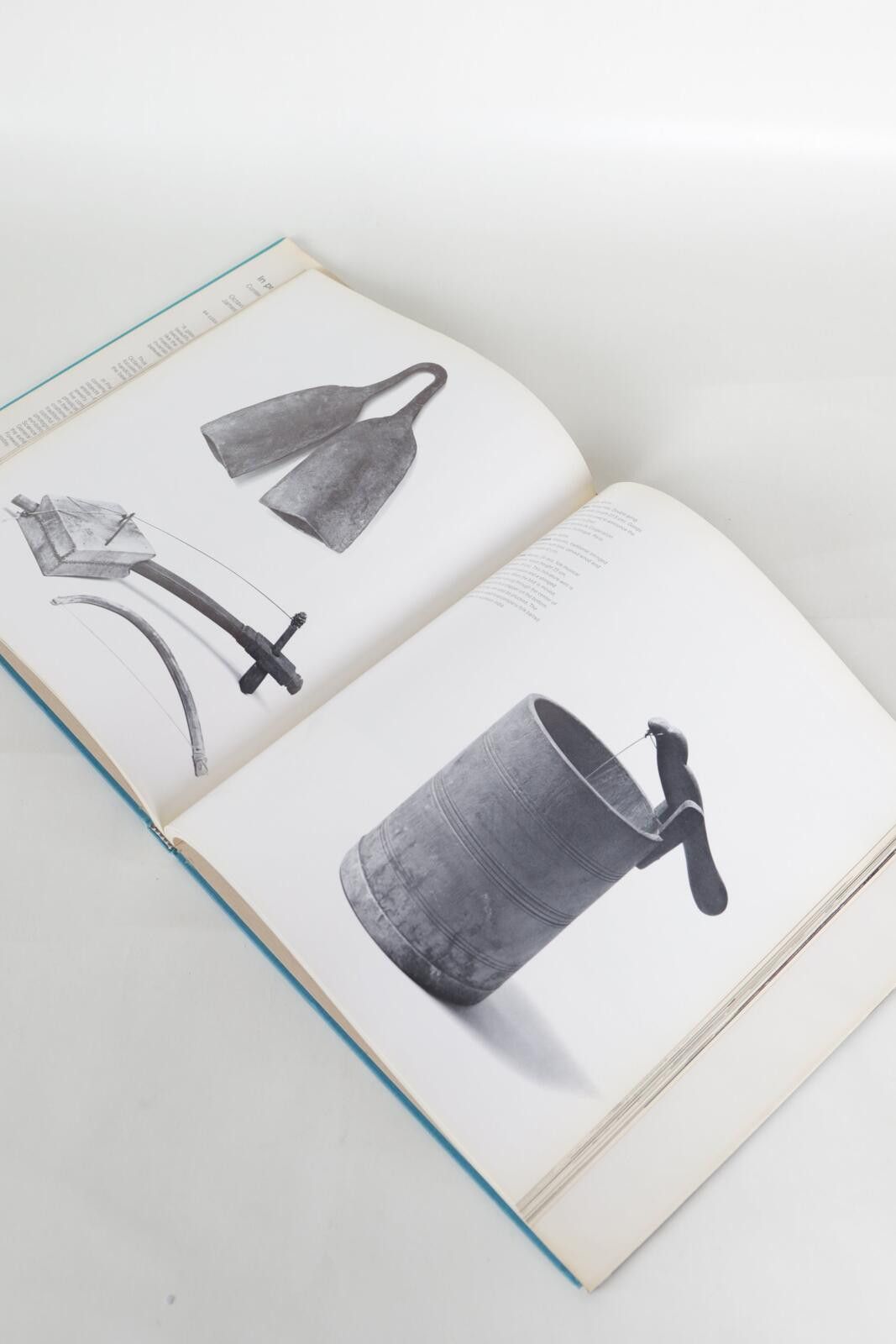 Other 74' In Praise Of Hands Contemporary Crafts Of The World Book Size ONE SIZE - 5 Thumbnail