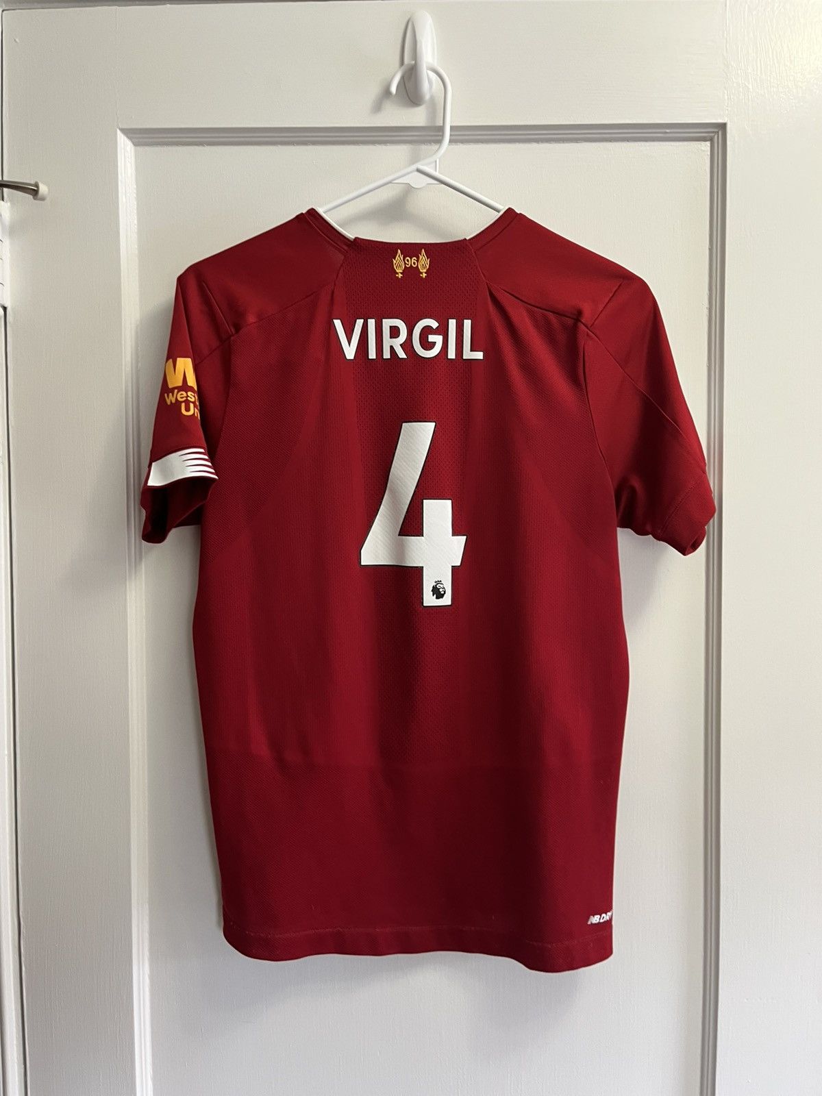 Other Liverpool 2019/20 Home Virgil Van Dijk VVD Soccer Jersey Size US XS / EU 42 / 0 - 1 Thumbnail