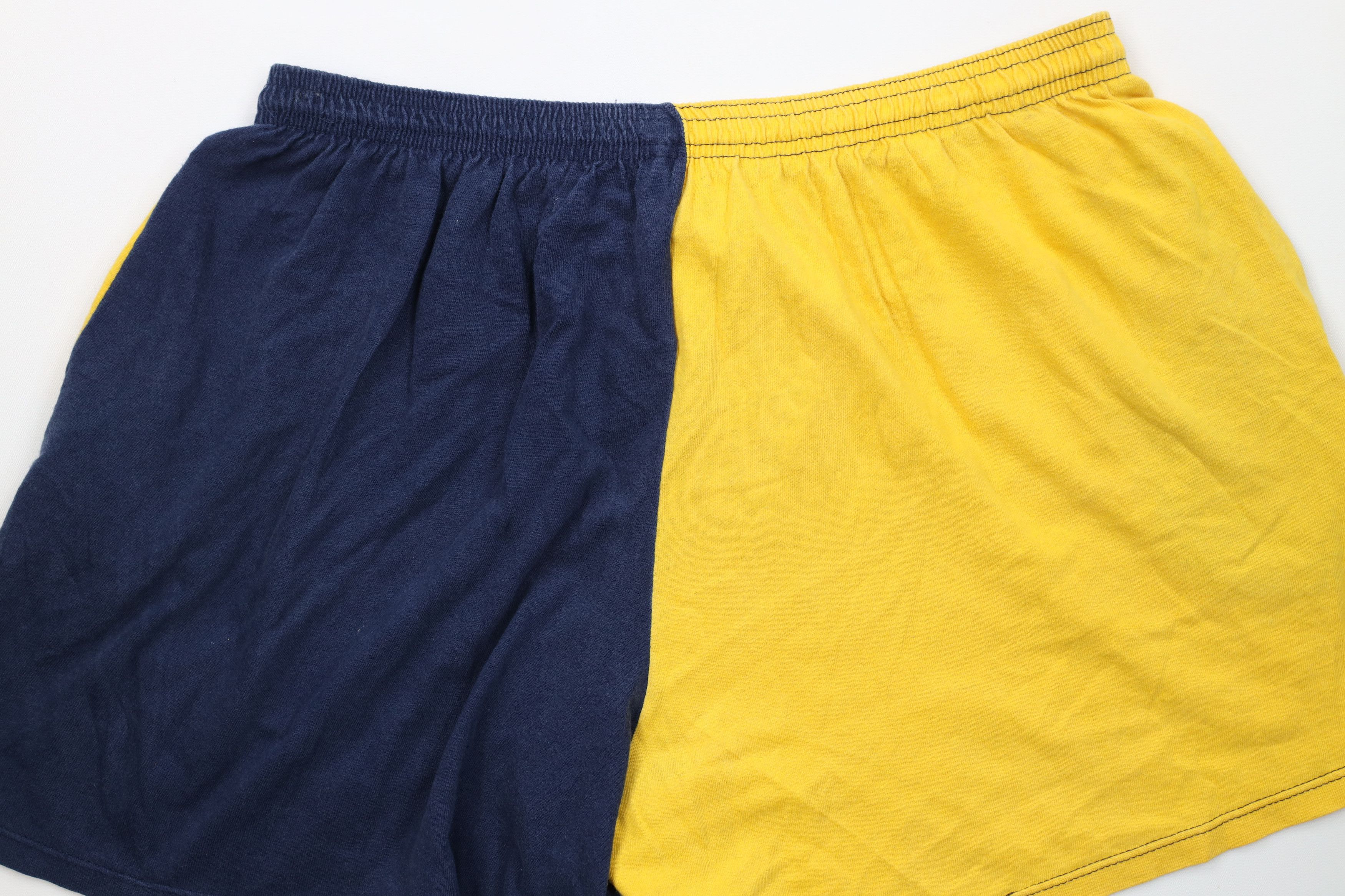 Vintage Vintage 90s University of Michigan Above Knee Shorts USA Size US 34 / EU 50 - 13 Thumbnail