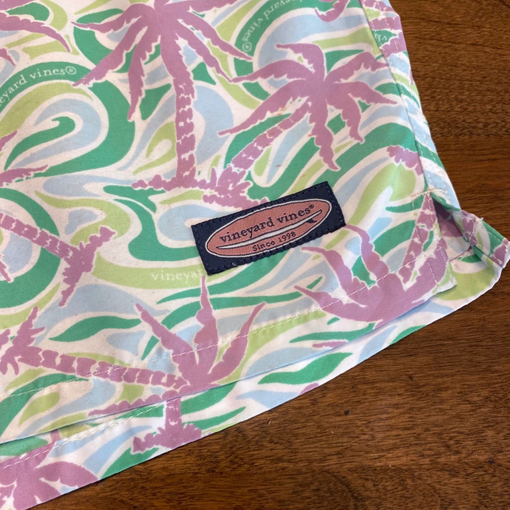 Vineyard Vines Vineyard Vines Swim Trunks Mens Large Floral Palm Trees Lined Beach Shorts Bottom Multicolor Beach Mens L Size US 33 - 2 Thumbnail