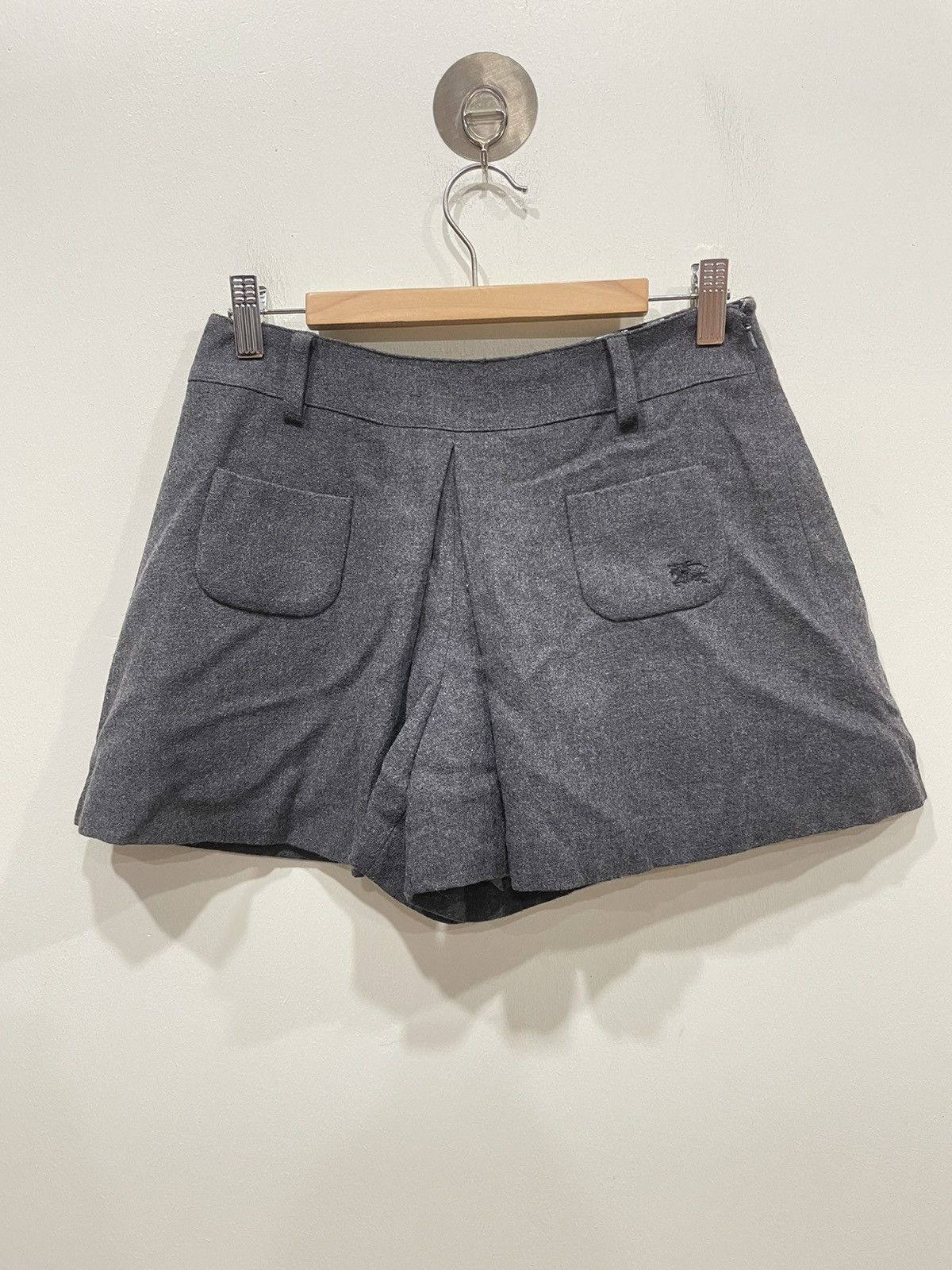 Burberry × Designer × Vintage Burberry Short Size 28" / US 6 / IT 42 - 1 Thumbnail