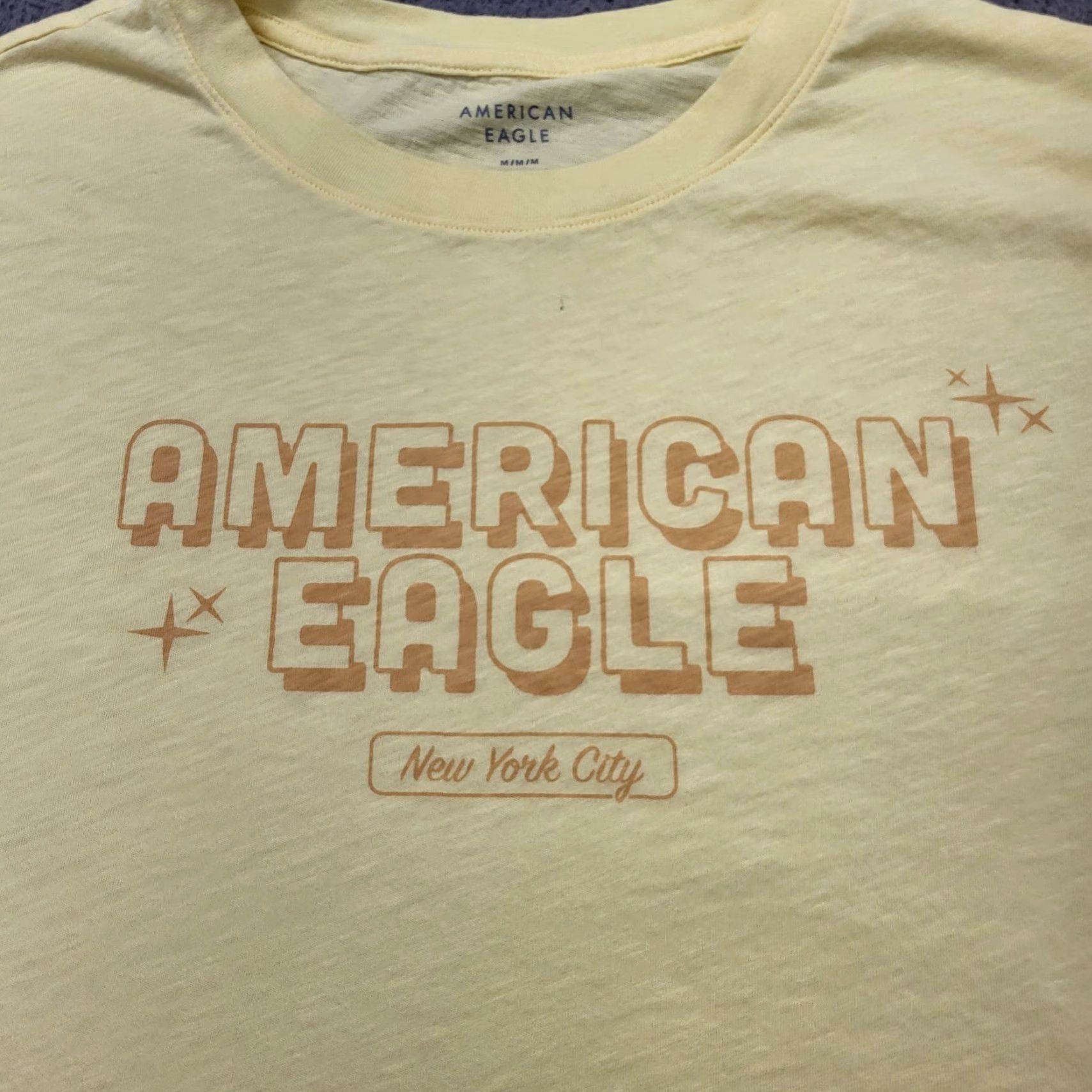 American Eagle Outfitters American Eagle T-Shirt Women's Size Medium Buttery Yellow New York City Cropped Size M / US 6-8 / IT 42-44 - 4 Thumbnail