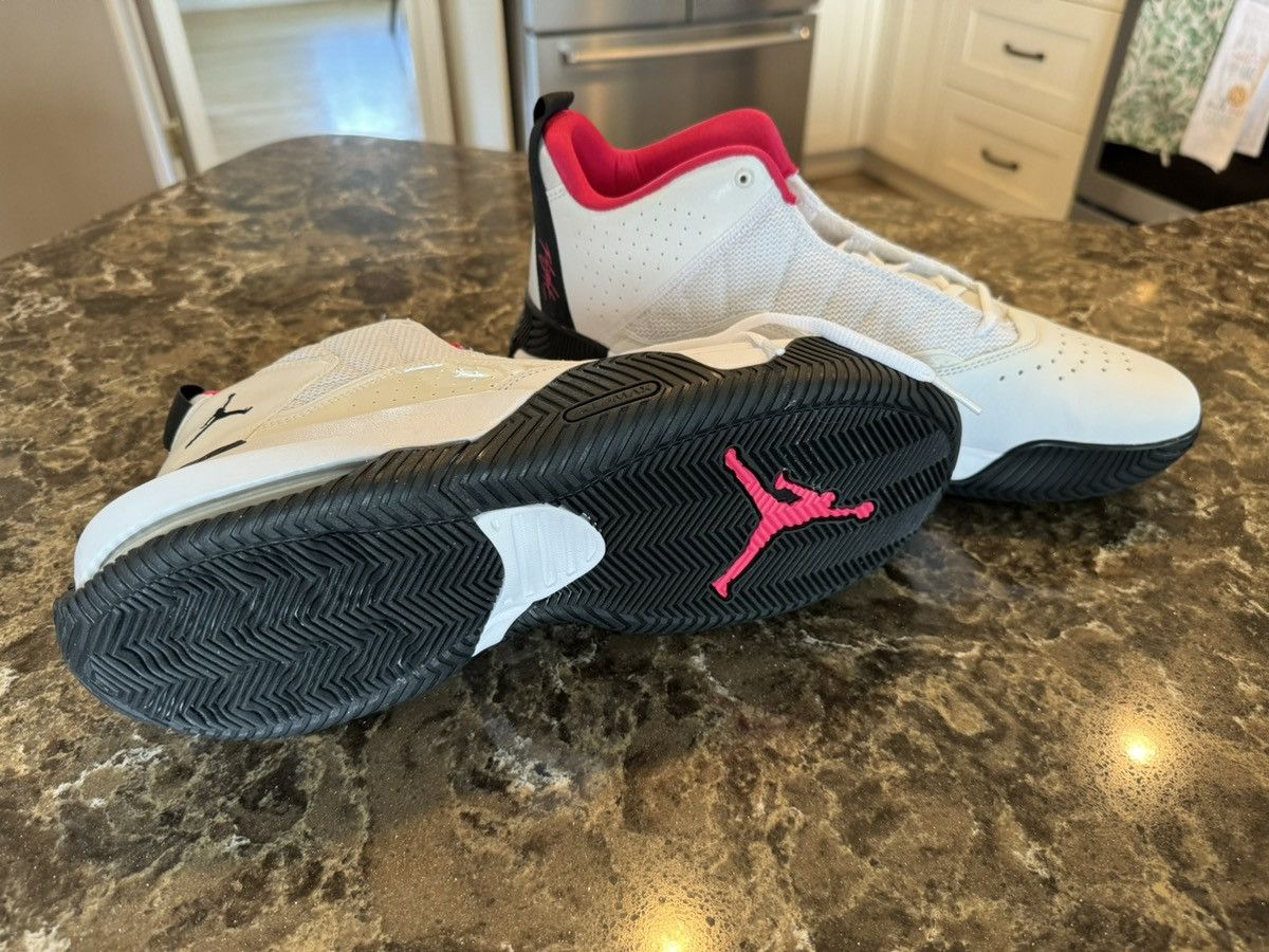 Jordan Brand MINT NEW AIR JORDANS Size US 12 / EU 45 - 4 Thumbnail