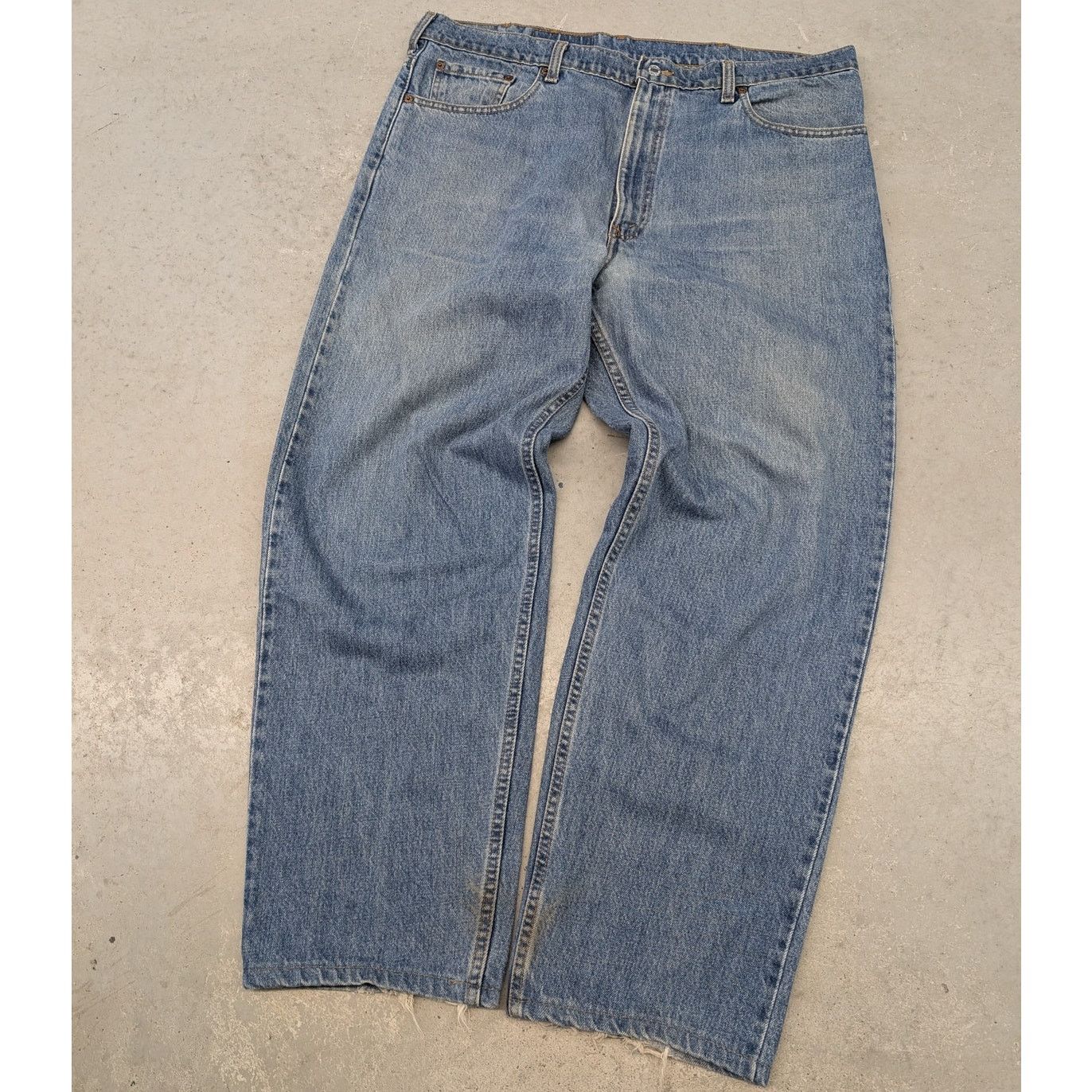 Levi's × Vintage Vintage Levis 550 Relaxed Fit washed blue denim jeans Size US 39 - 2 Thumbnail