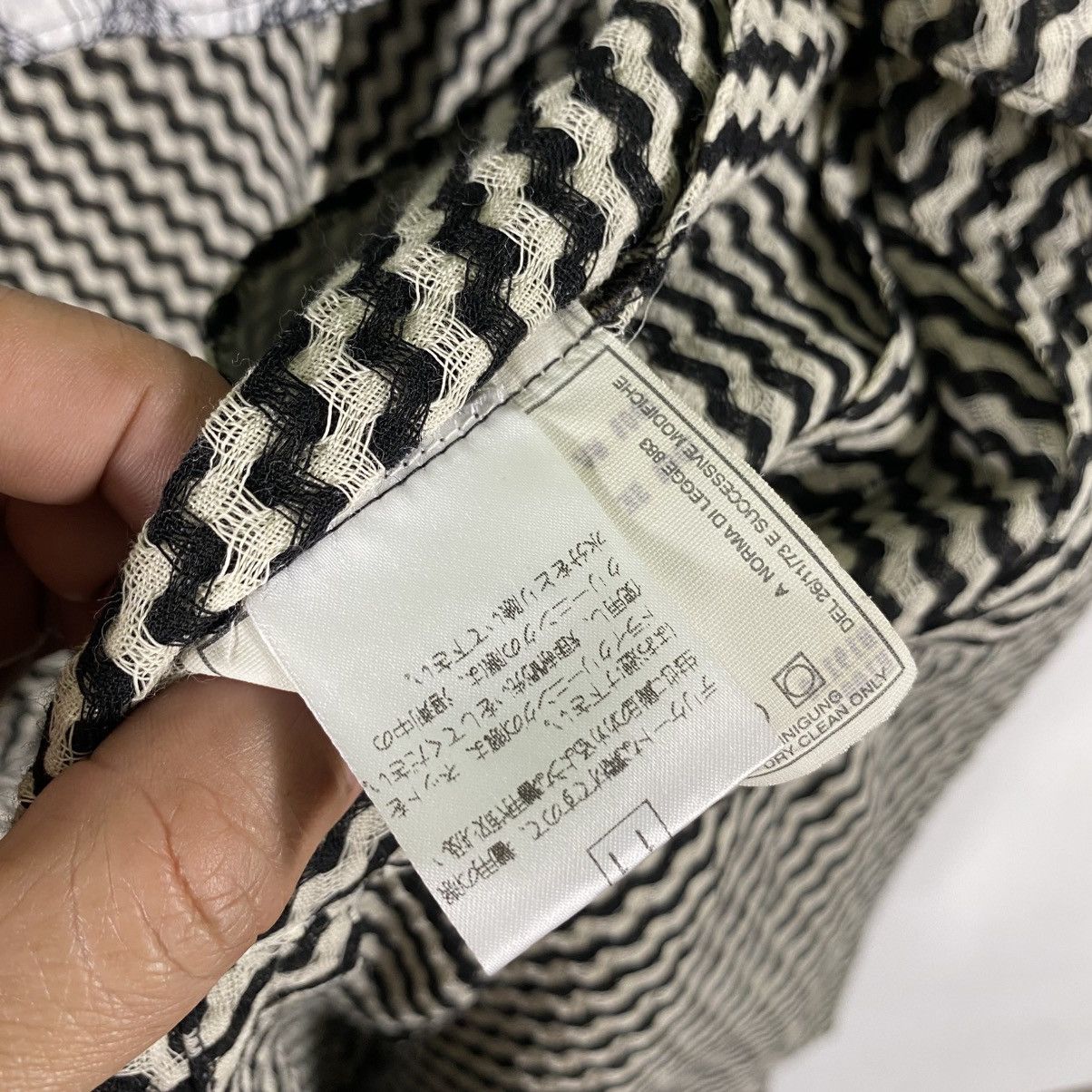 Designer × Gianfranco Ferre Vintage Gianfranco Ferre Italy Cardigan Wool Size 42 (M) Size M / US 6-8 / IT 42-44 - 12 Thumbnail
