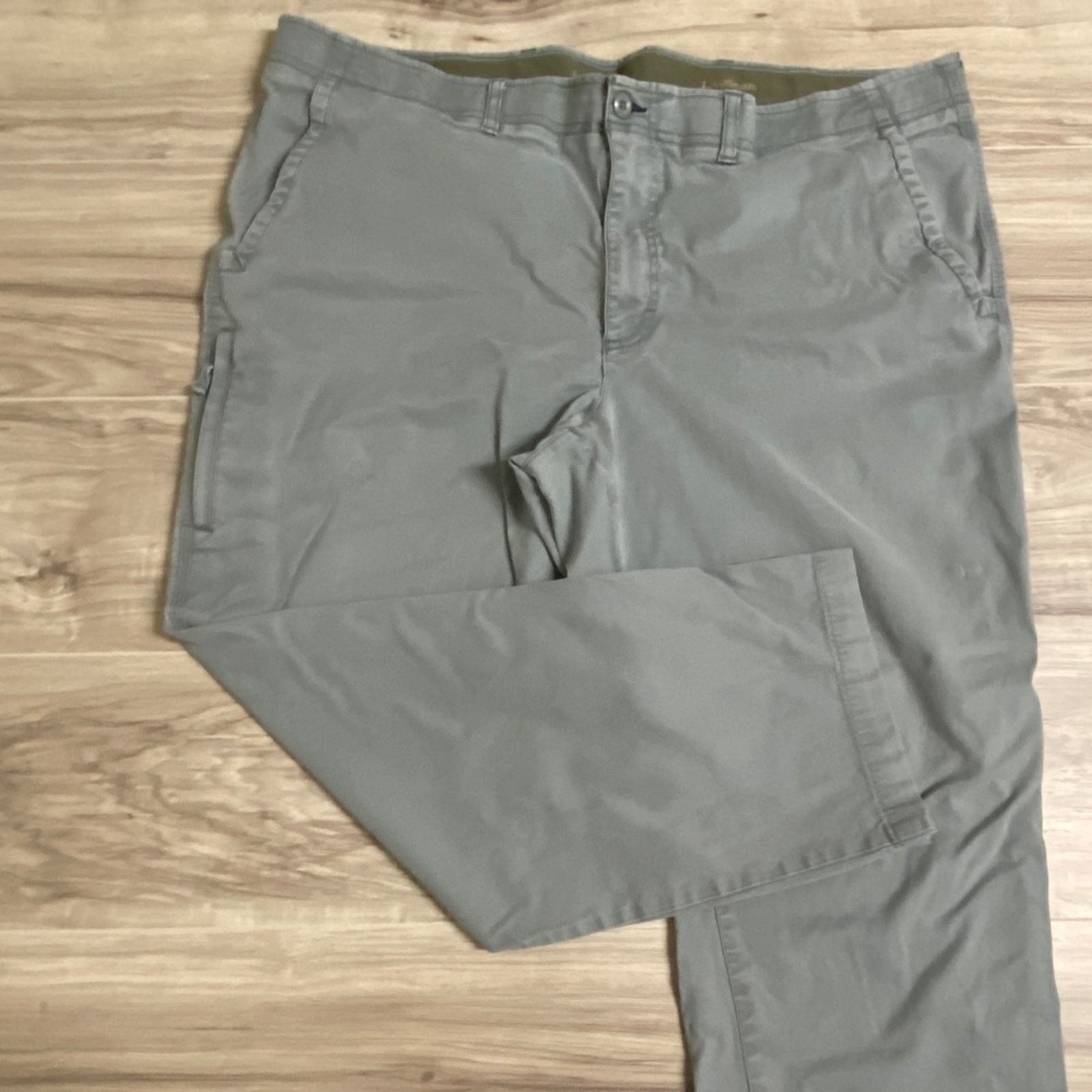 L.L. Bean L.L. Bean Men's Commuter Straight Stretch Chino - 42x32 Size US 42 / EU 58 - 2 Thumbnail