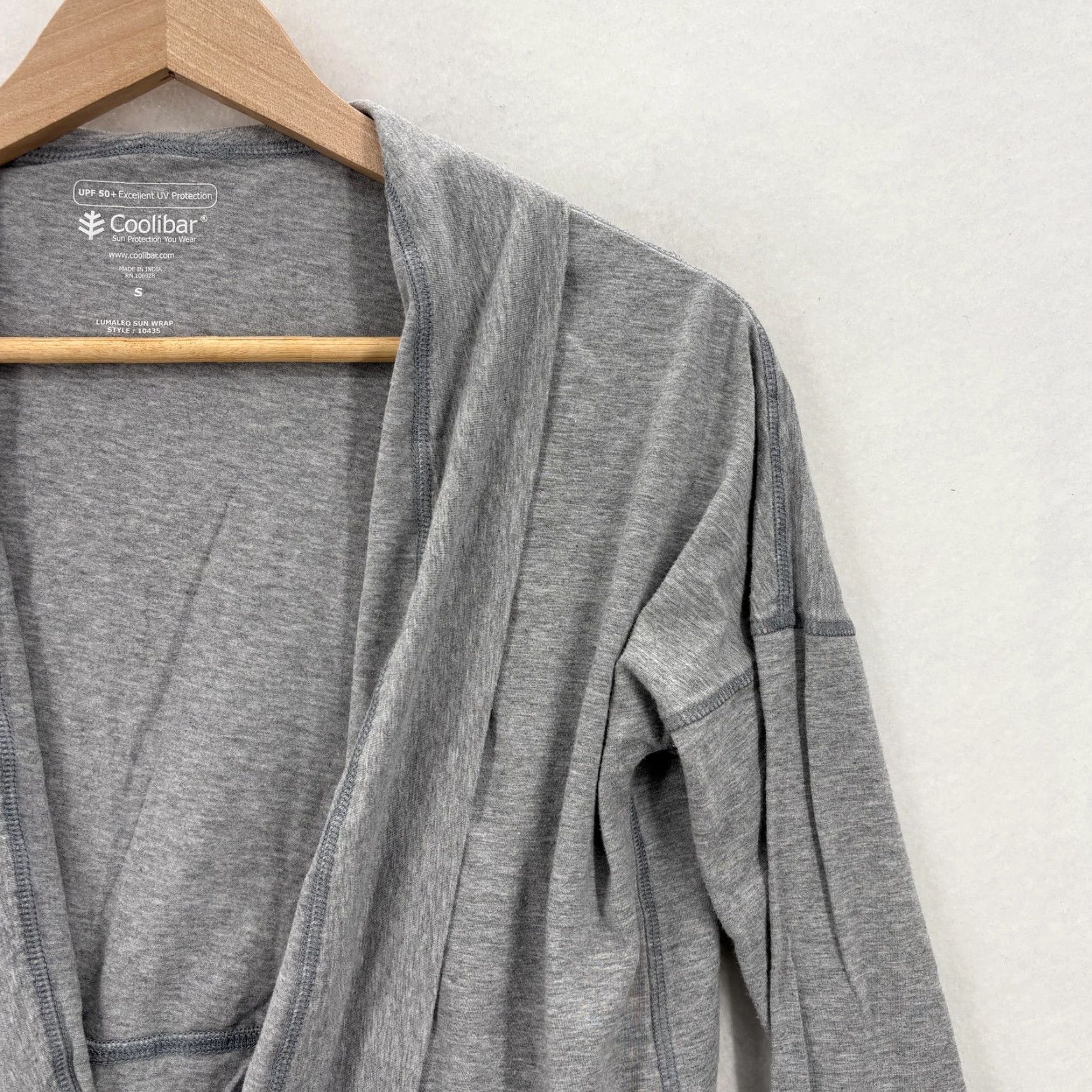 Vintage Coolibar Lumaleo Sun Wrap Jacket Womens Small Gray UPF 50+ Lightweight Travel Size S / US 4 / IT 40 - 2 Thumbnail