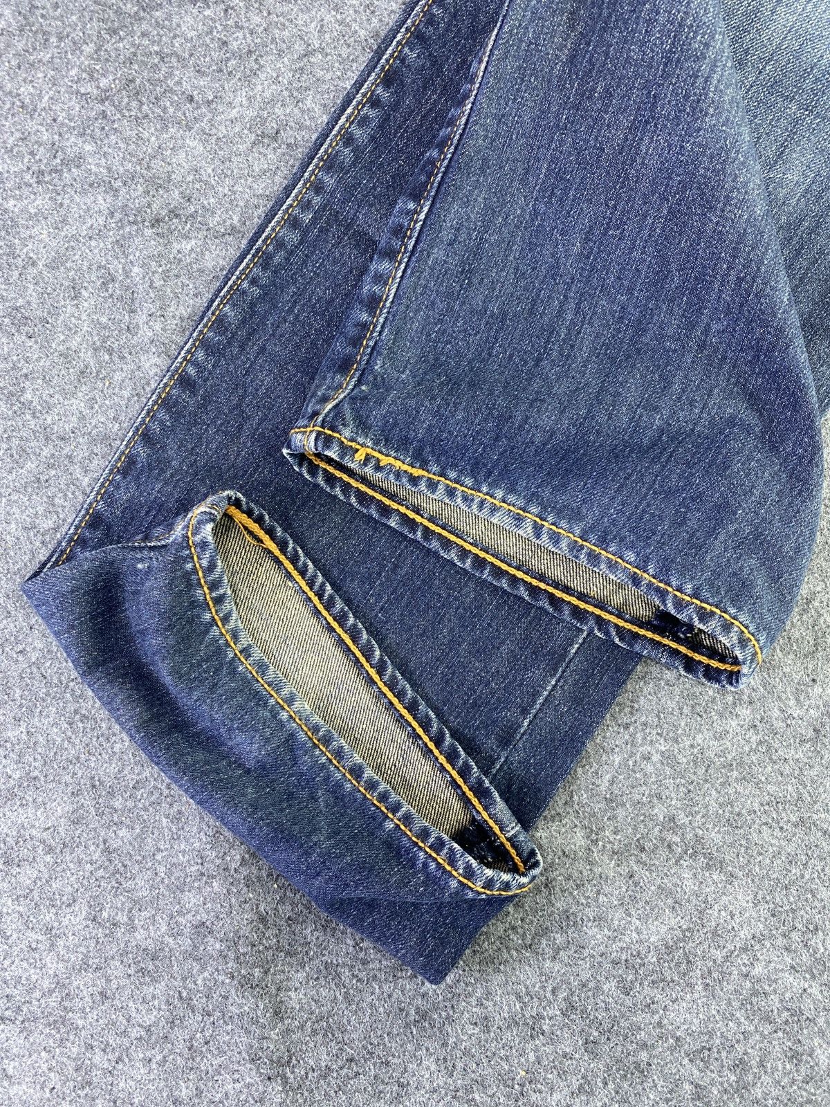 Vintage Levis 504 Blue Wash Jeans - J920