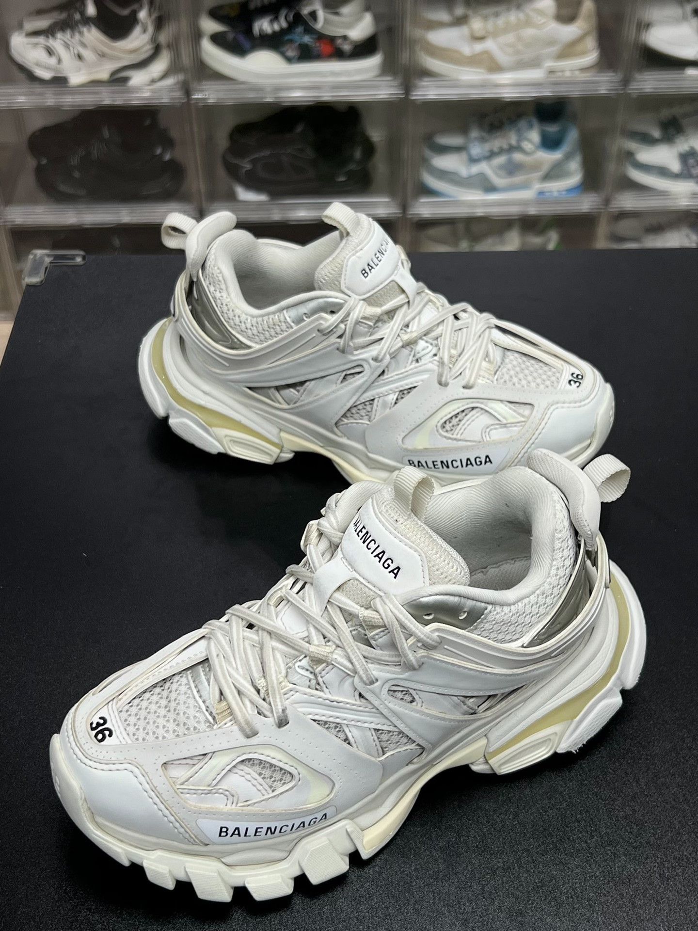 Balenciaga Balenciaga White Lowtop Sneakers us_6 Women Size US 6 / IT 36 - 1 Thumbnail
